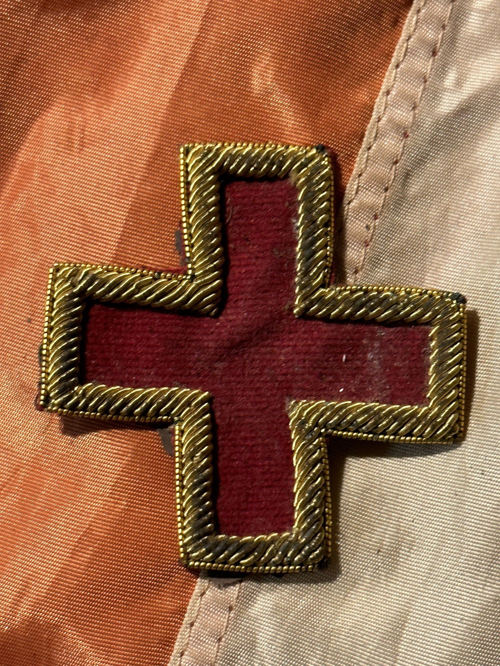 RARE CIVIL WAR UNION 6TH ARMY CORPS KEPI HAT CAP BADGE INSIGNIA: RARE CIVIL WAR UNION 6TH ARMY CORPS KEPI HAT CAP BADGE INSIGNIA. A RARE FIND. IT IS IN MINT OVERALL SHAPE AND CONDITION WITH A BEAUTIFUL OVERALL PATINA. HAS A GREAT LOOK TO IT WITH AN EXCELLENT OVERAL