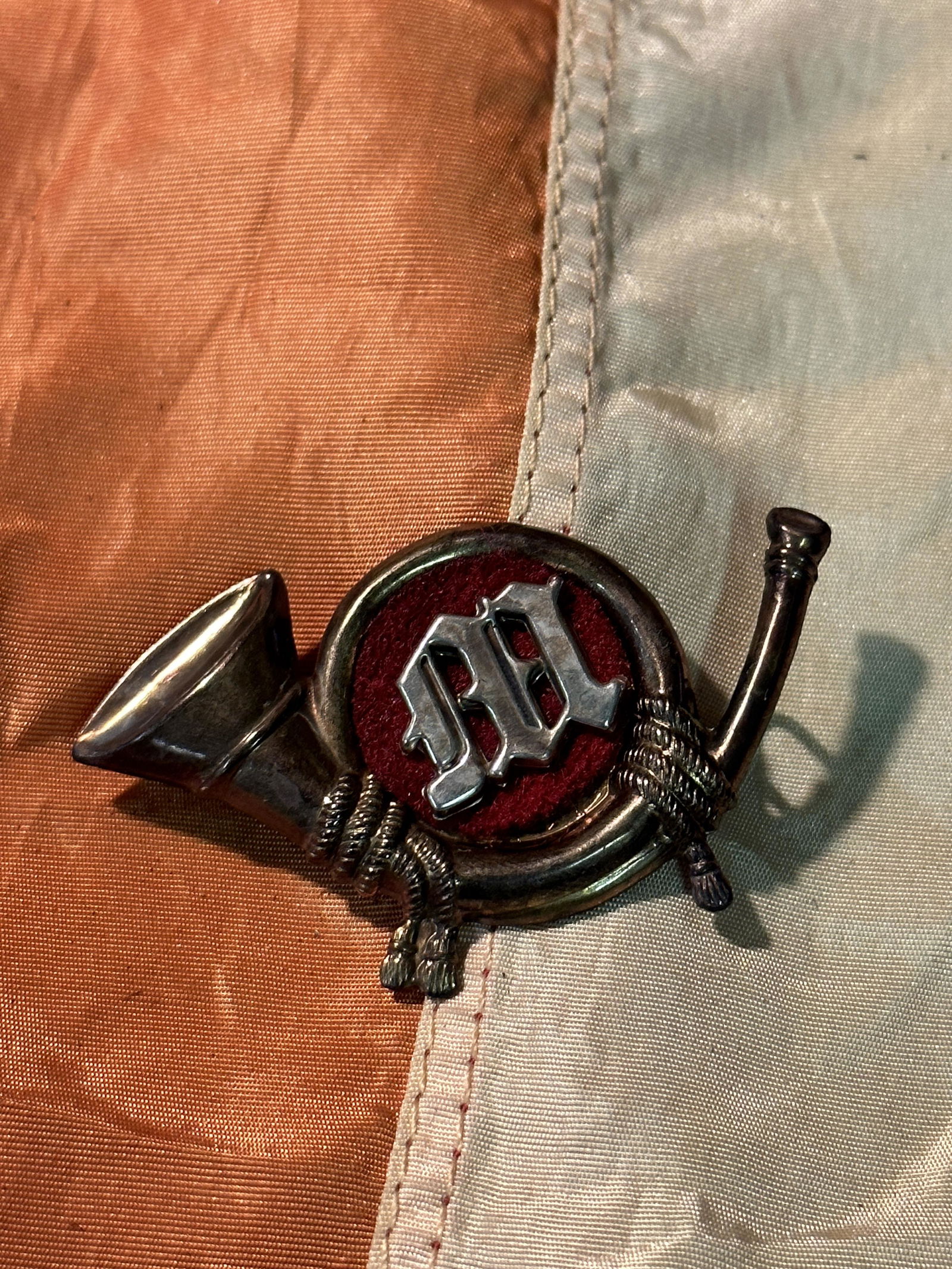 RARE CIVIL WAR USMC NAVY OFFICER KEPI HAT CAP BADGE INSIGNIA: RARE CIVIL WAR USMC NAVY OFFICER KEPI HAT CAP BADGE INSIGNIA. A RARE FIND. IT IS IN MINT OVERALL SHAPE AND CONDITION WITH A BEAUTIFUL OVERALL PATINA. HAS A GREAT LOOK TO IT WITH AN EXCELLENT OVERALL E