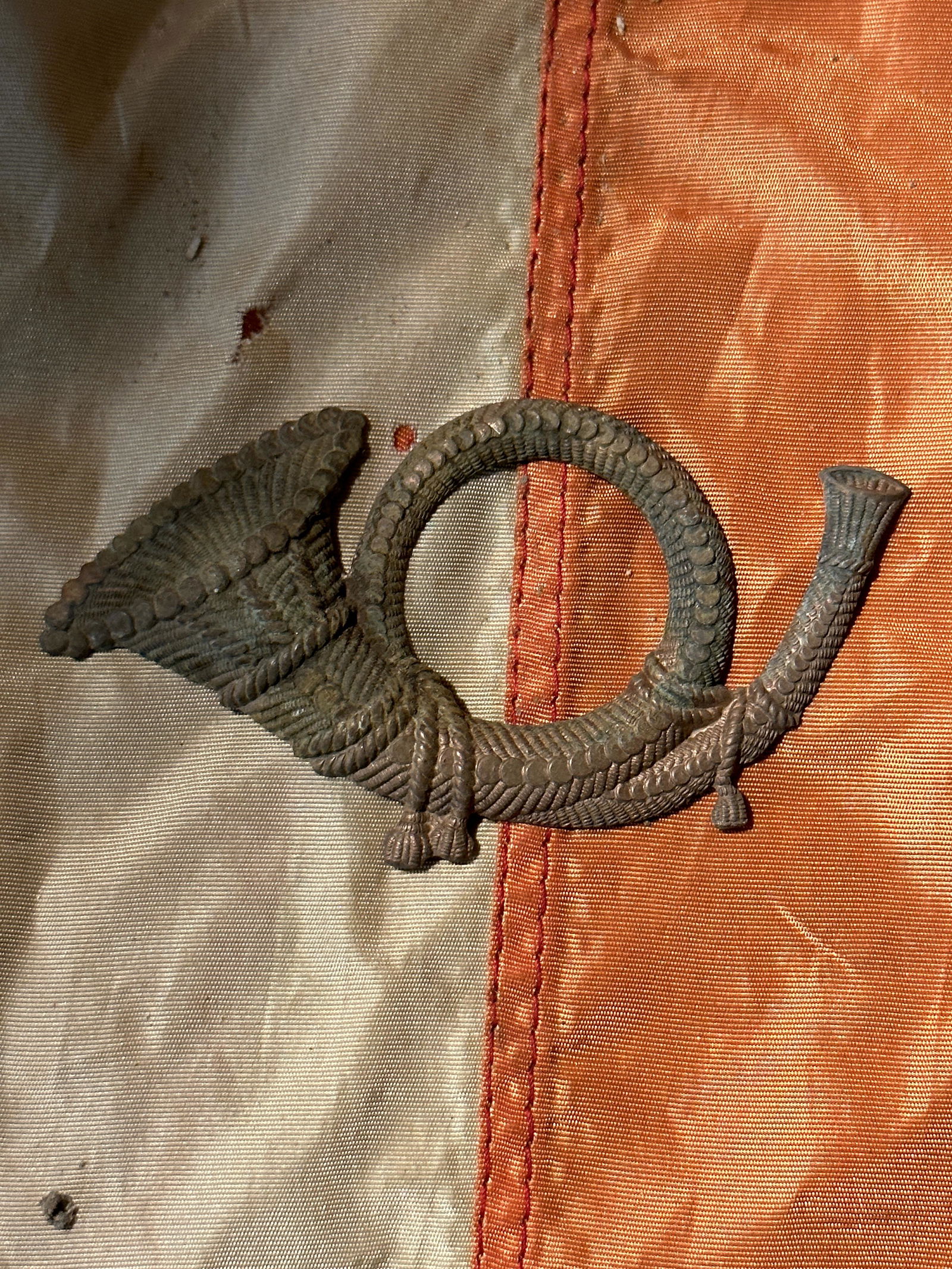 RARE CIVIL WAR FALSE EMBROIDERED INFANTRY HORN KEPI HAT CAP BADGE INSIGNIA: RARE CIVIL WAR FALSE EMBROIDERED INFANTRY HORN KEPI HAT CAP BADGE INSIGNIA. A RARE FIND. IT IS IN MINT OVERALL SHAPE AND CONDITION WITH A BEAUTIFUL OVERALL PATINA. SHOWS GOOD WEAR AND USE. PLEASE VIEW