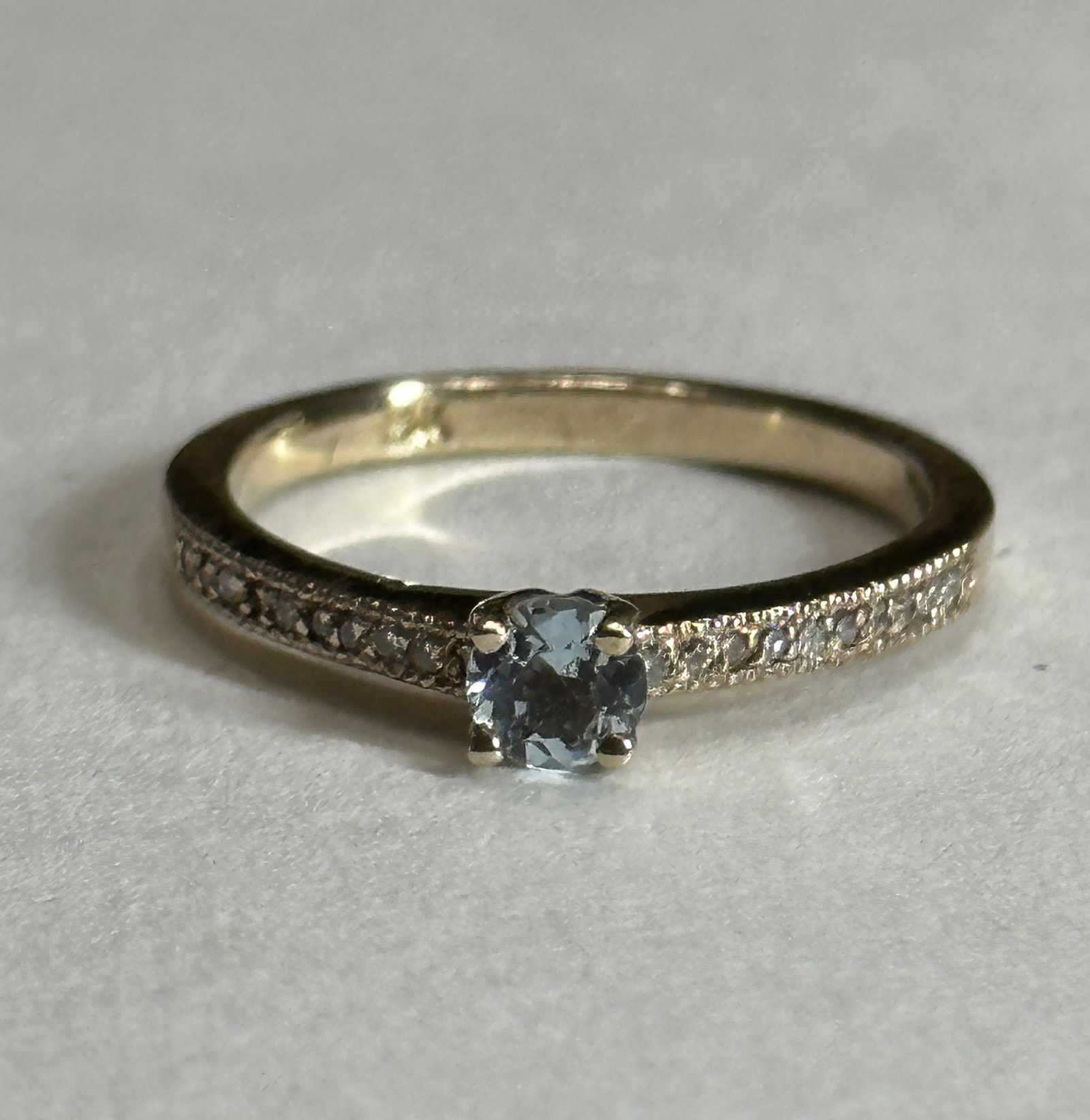 ESTATE 14K GOLD AQUAMARINE AND DIAMONDS COCKTAIL RING SZ 6.5 (1 of 3)