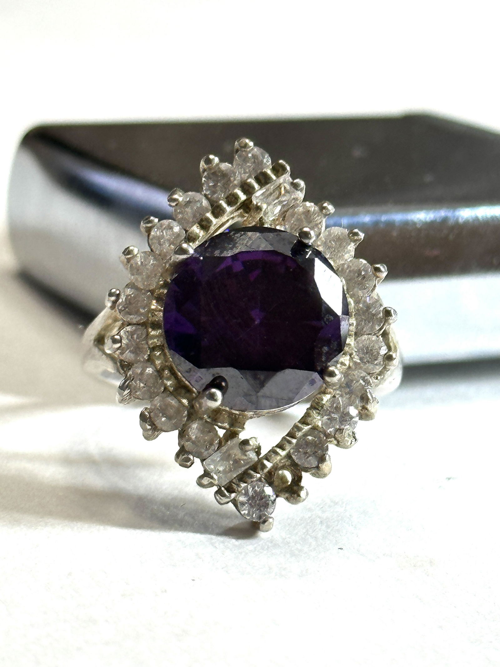 STERLING SILVER PURPLE AND WHITE STONES COCKTAIL RING SZ 9 (1 of 3)