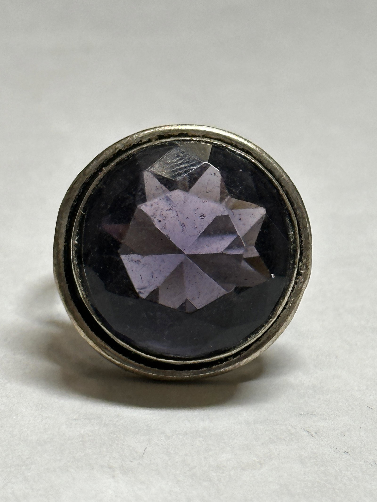 ESTATE STERLING SILVER 15 CT AMETHYST COCKTAIL RING SZ 7.75 (1 of 3)