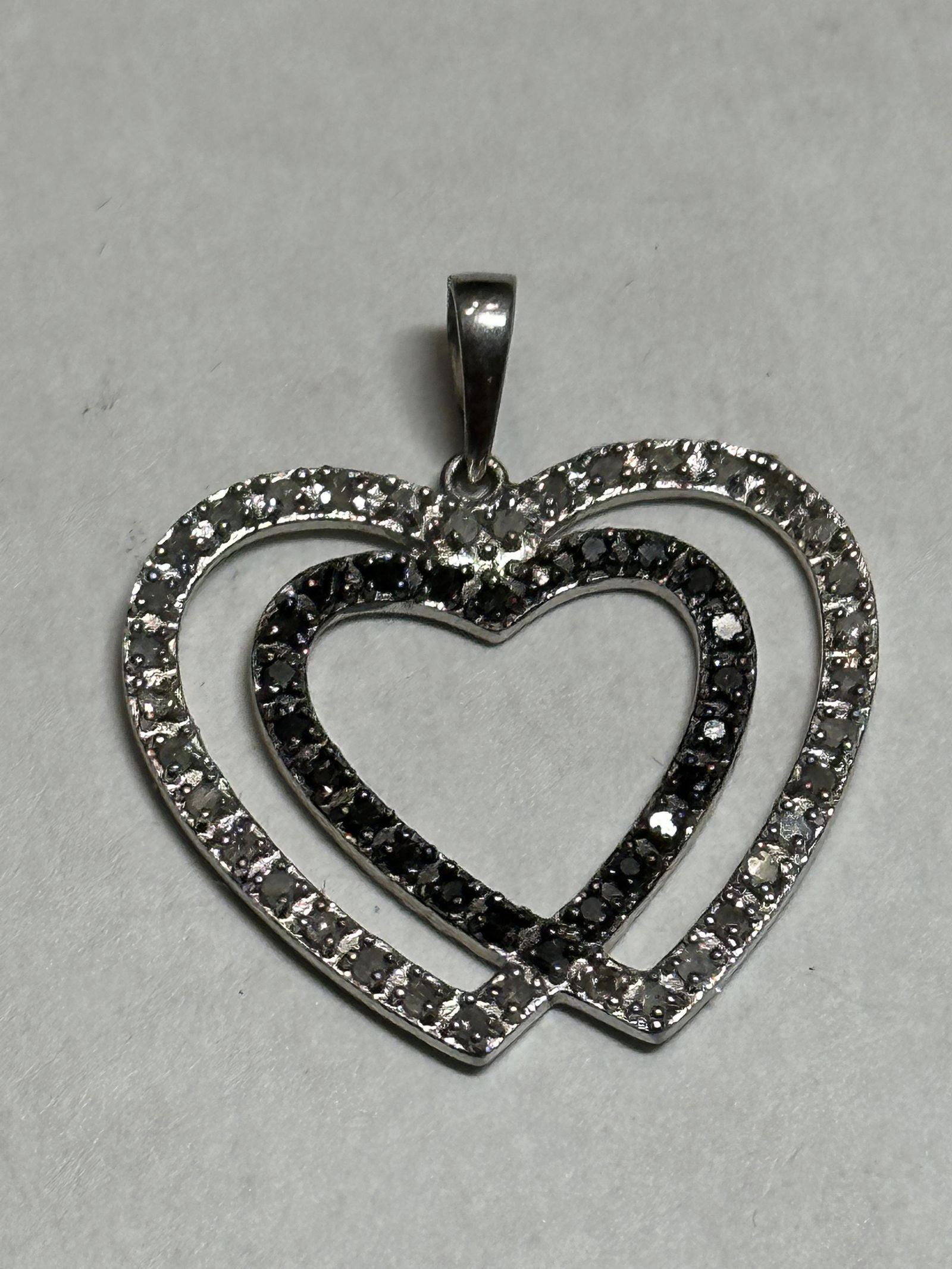 ESTATE STERLING SILVER DOUBLE HEART BLACK/WHITE DIAMONDS PENDANT (1 of 5)