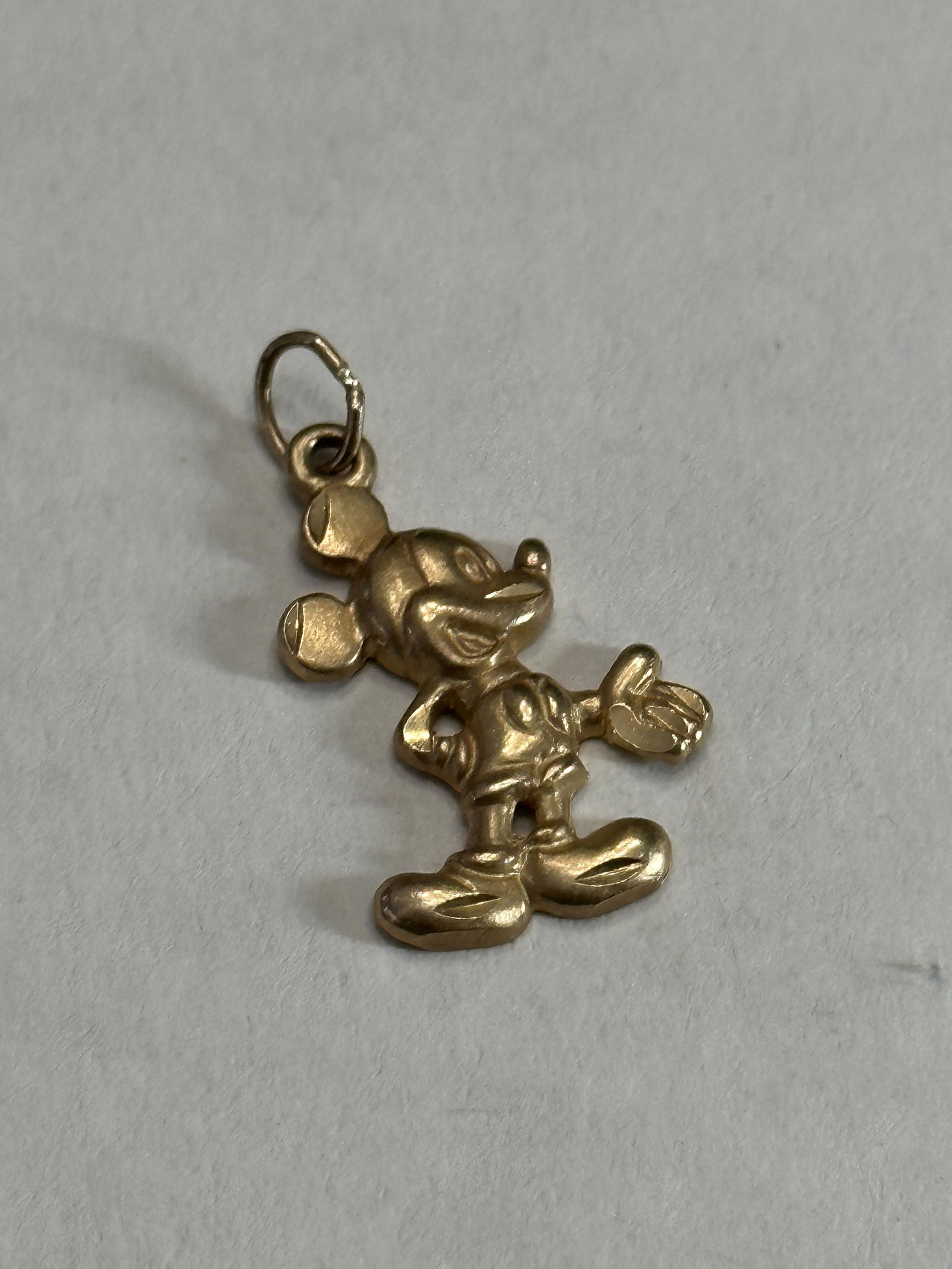 ESTATE 14K SOLID GOLD MICKEY MOUSE PENDANT (1 of 4)