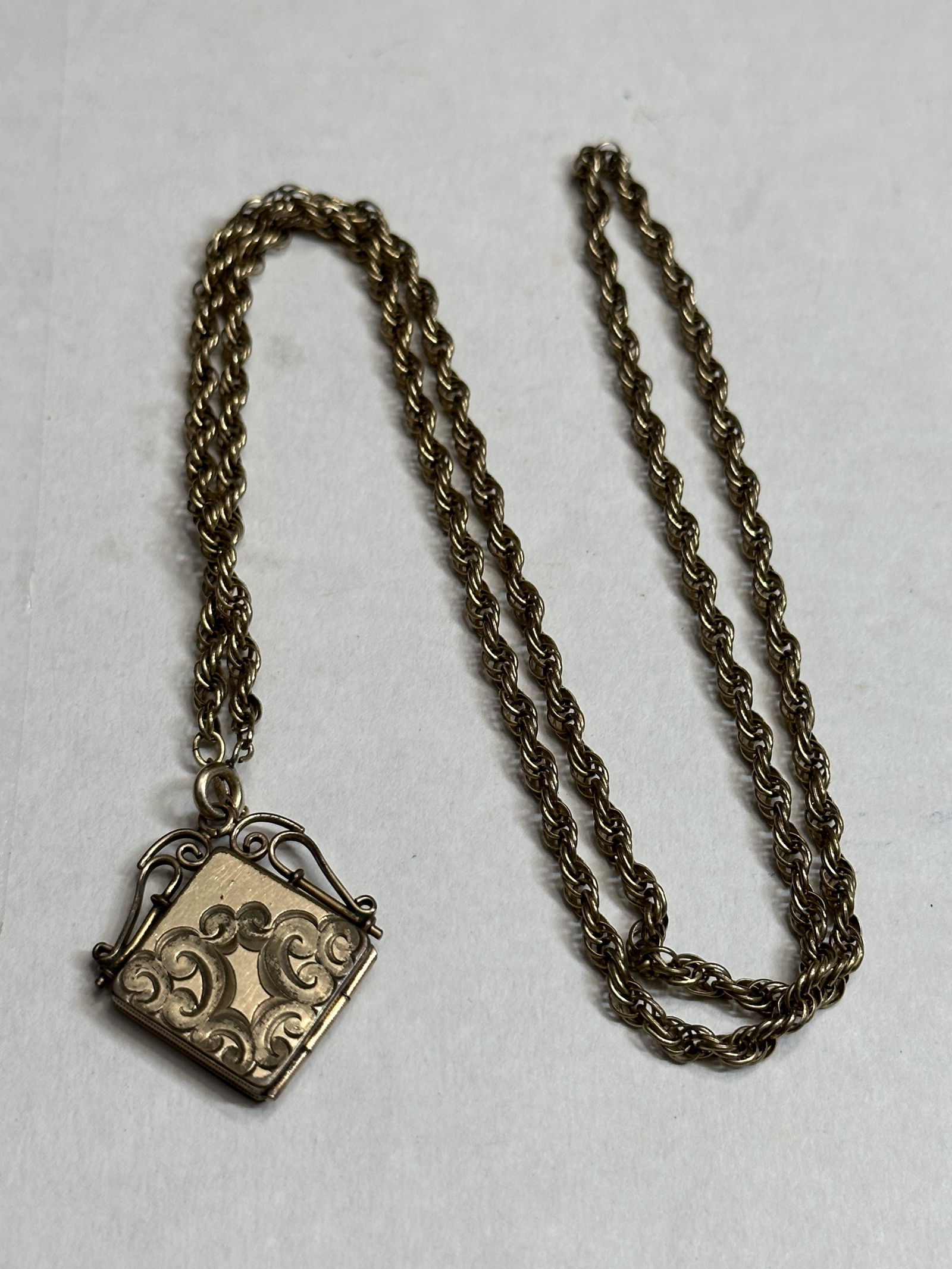 VICTORIAN GOLD FILLED POCKET WATCH CHAIN FOB (1 of 4)