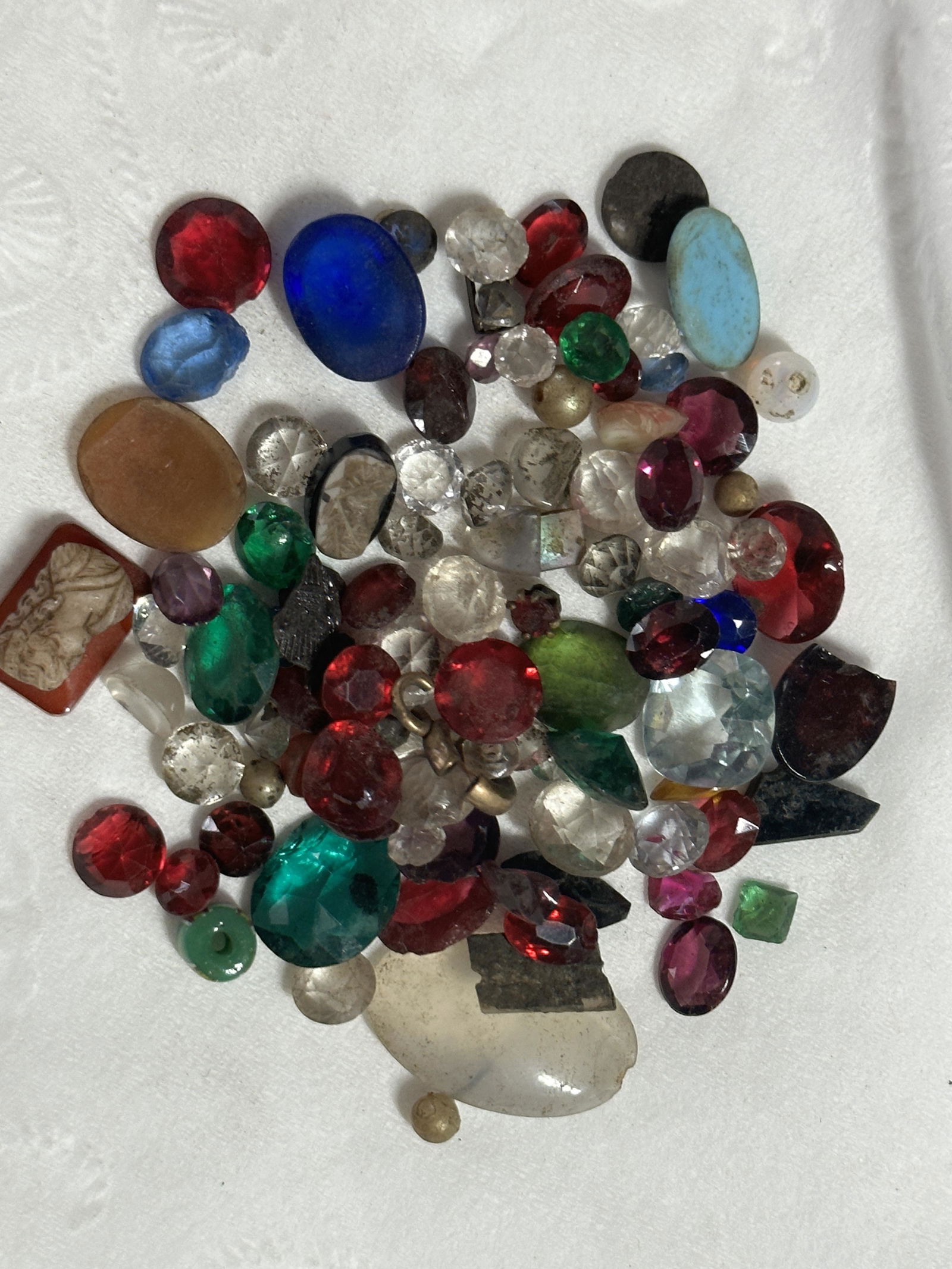 JEWELERS BENCH COLLECTION LOT OF MIXED GEMSTONES LOT (1 of 3)