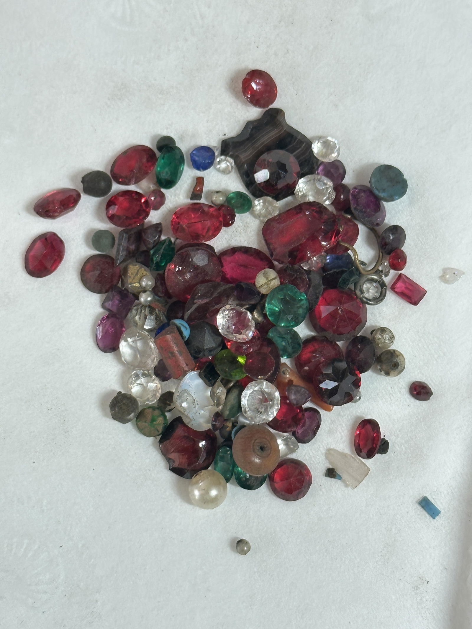 JEWELERS BENCH COLLECTION LOT OF MIXED GEMSTONES LOT (1 of 3)