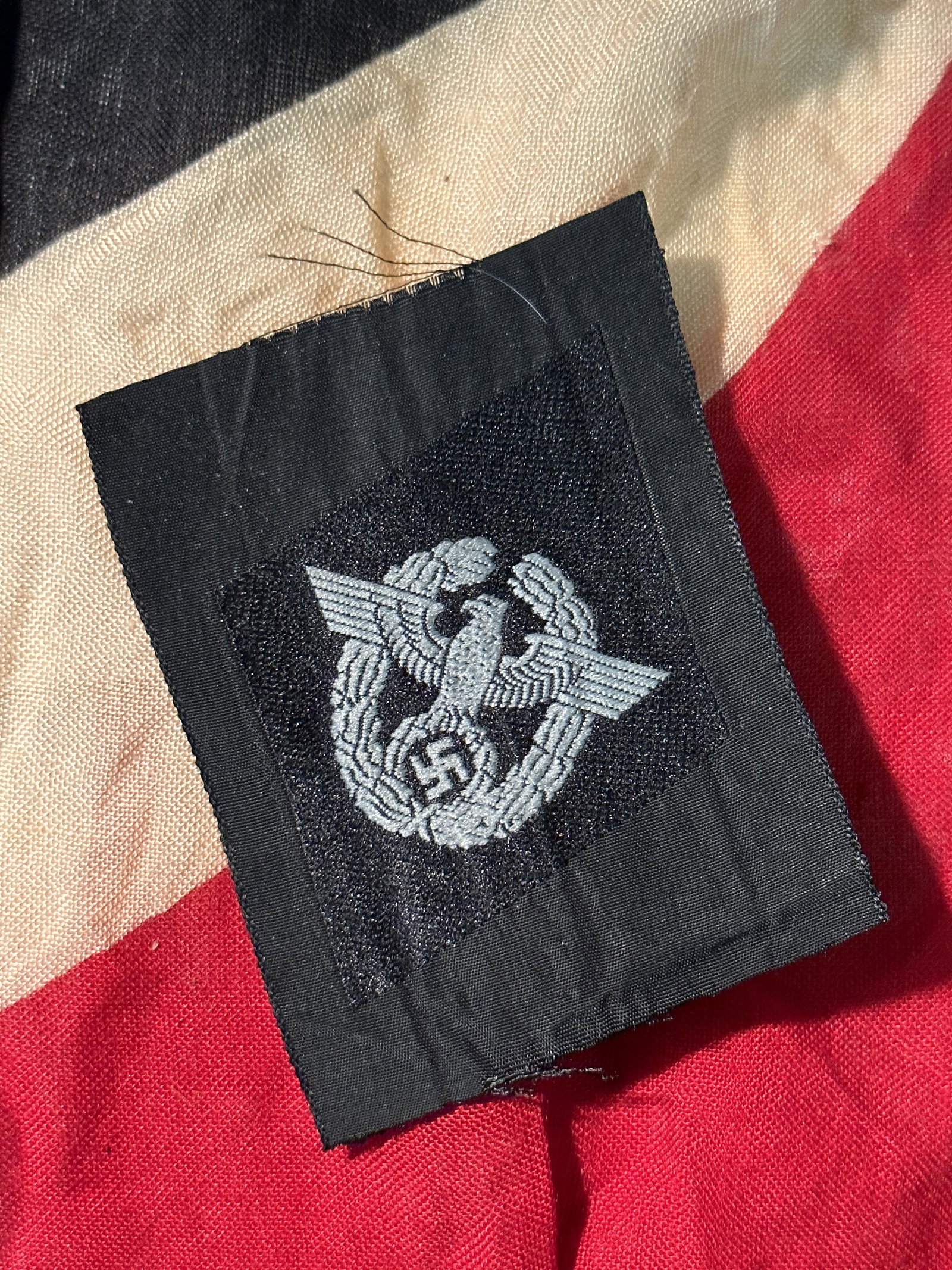 RARE WW2 GERMAN WAFFEN SS POLICE CLOTH BADGE: RARE WW2 GERMAN WAFFEN SS POLICE CLOTH BADGE. A VERY RARE FIND. IT IS IN MINT OVERALL SHAPE AND CONDITION WITH A BEAUTIFUL OVERALL PATINA. SHOWS GOOD WEAR AND USE. PLEASE VIEW ALL DETAILED PICTURES. A