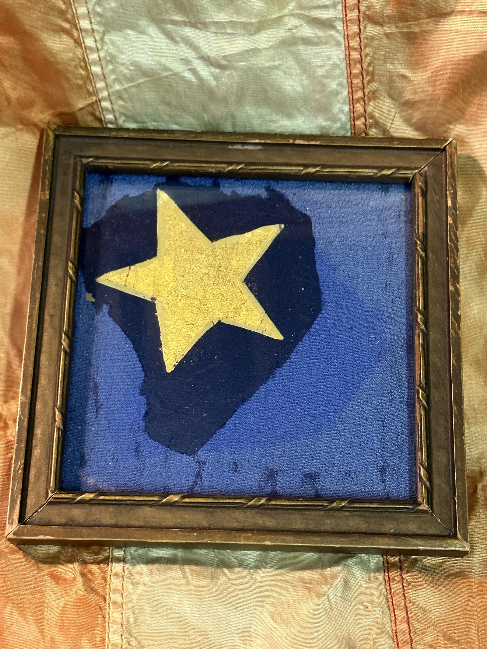 RARE CIVIL WAR CONFEDERATE FLAG STAR CUT-OFF: RARE CIVIL WAR CONFEDERATE FLAG STAR CUT-OFF. A RARE FIND. A STAR FROM A CONFEDERATE FLAG. FRAMED ITEM. A RARE HISTORIC FIND AND AN EXCELLENT ADDITION TO YOUR COLLECTION. COMES FROM A COLLECTION IN GE