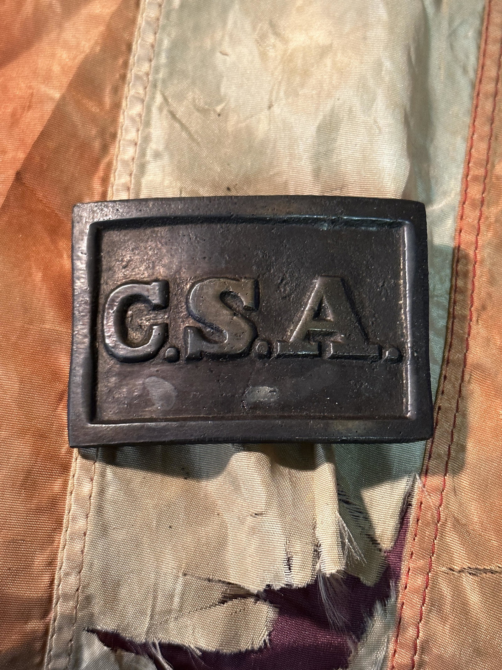 RARE CIVIL WAR CONFEDERATE CSA BELT BUCKLE WITH 3 PRONG CONSTRUCTION: RARE CIVIL WAR CONFEDERATE CSA BELT BUCKLE WITH 3 PRONG CONSTRUCTION. A SCARCE FIND. IT IS IN MINT OVERALL SHAPE AND CONDITION WITH A BEAUTIFUL OVERALL PATINA. HAS A GREAT LOOK TO IT WITH AN EXCELLENT
