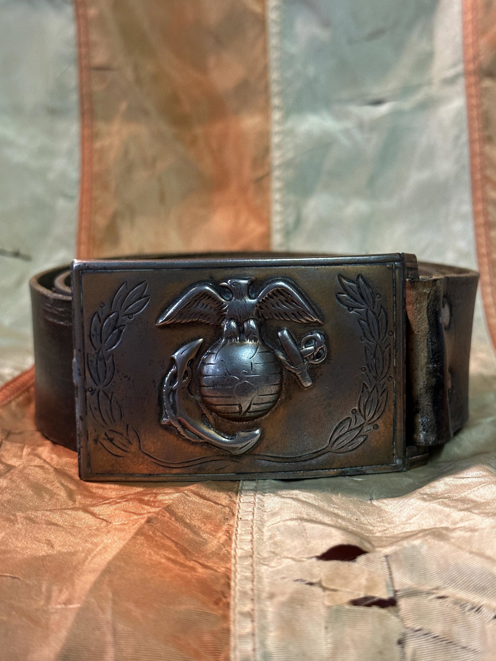 RARE CIVIL WAR USMC NAVY OFFICER BELT AND BUCKLE: RARE CIVIL WAR USMC NAVY OFFICER BELT AND BUCKLE. A VERY RARE FIND. IT IS IN MINT OVERALL SHAPE AND CONDITION WITH A BEAUTIFUL OVERALL PATINA. HAS A GREAT LOOK TO IT WITH AN EXCELLENT OVERALL EYE APPE