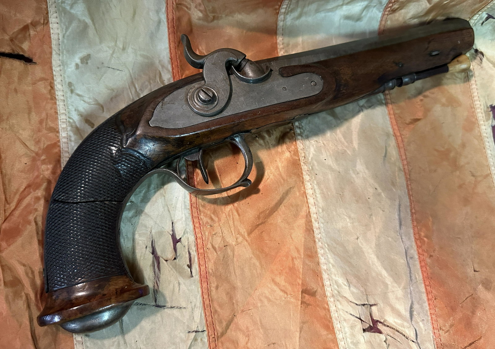 EARLY 1800'S E.I.G. PERCUSSION CAVALRY PISTOL: EARLY 1800'S E.I.G. PERCUSSION CAVALRY PISTOL. A VERY RARE FIND AND AN EARLY PIECE FROM E.I.G. SHOWS GOOD WEAR AND FIELD USE. THESE WERE USED BY THE BRITISH CONTROLLED EAST INDIAN GOVERNMENT. THE 8 IN