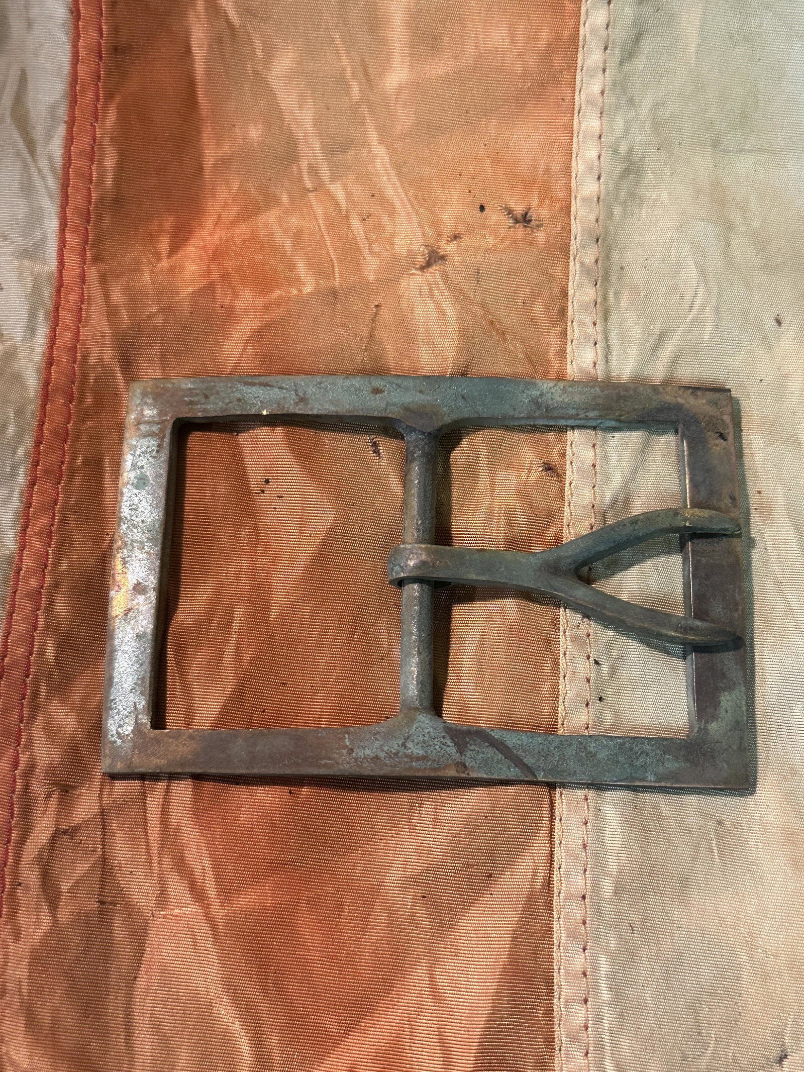 RARE CIVIL WAR CONFEDERATE WISHBONE BELT BUCKLE: RARE CIVIL WAR CONFEDERATE WISHBONE BELT BUCKLE. A RARE FIND. IT IS IN MINT OVERALL SHAPE AND CONDITIO WITH A BEAUTIFUL OVERALL PATINA. SHOWS GOOD WEAR AND USE WITH AN EXCELLENT OVERALL EYE APPEAL. PL