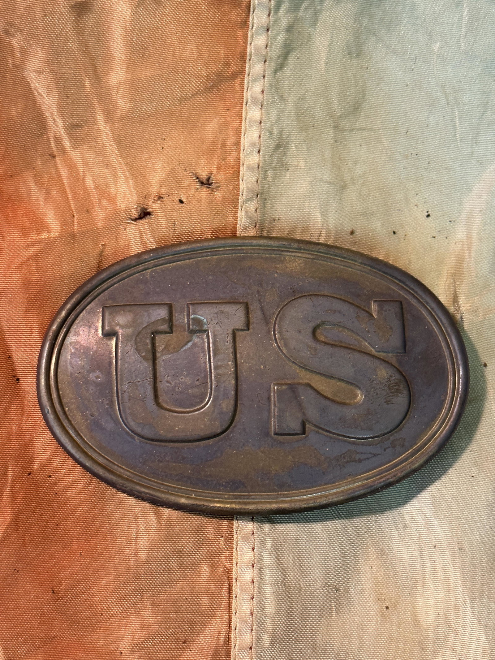 STUNNING CIVIL WAR UNION U.S. OFFICER BELT BUCKLE: STUNNING CIVIL WAR UNION U.S. OFFICER BELT BUCKLE. A RARE FIND. IT IS IN MINT OVERALL SHAPE AND CONDITION WITH A BEAUTIFUL OVERALL PAITNA. HAS A GREAT LOOK TO IT WITH AN EXCELLENT OVERALL EYE APPEAL. 