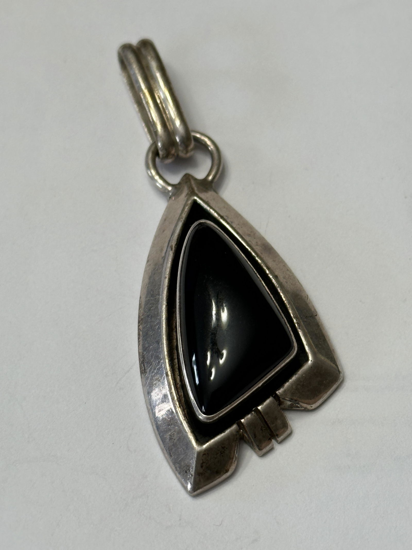 M.C. GORMAN STERLING SILVER ONYX COCKTAIL PENDANT: M.C. GORMAN STERLING SILVER ONYX COCKTAIL PENDANT. IN GOOD SHAPE AND CONDITION. A GREAT FIND AND AN EXCELLENT ADDITION TO YOUR COLLECTION.