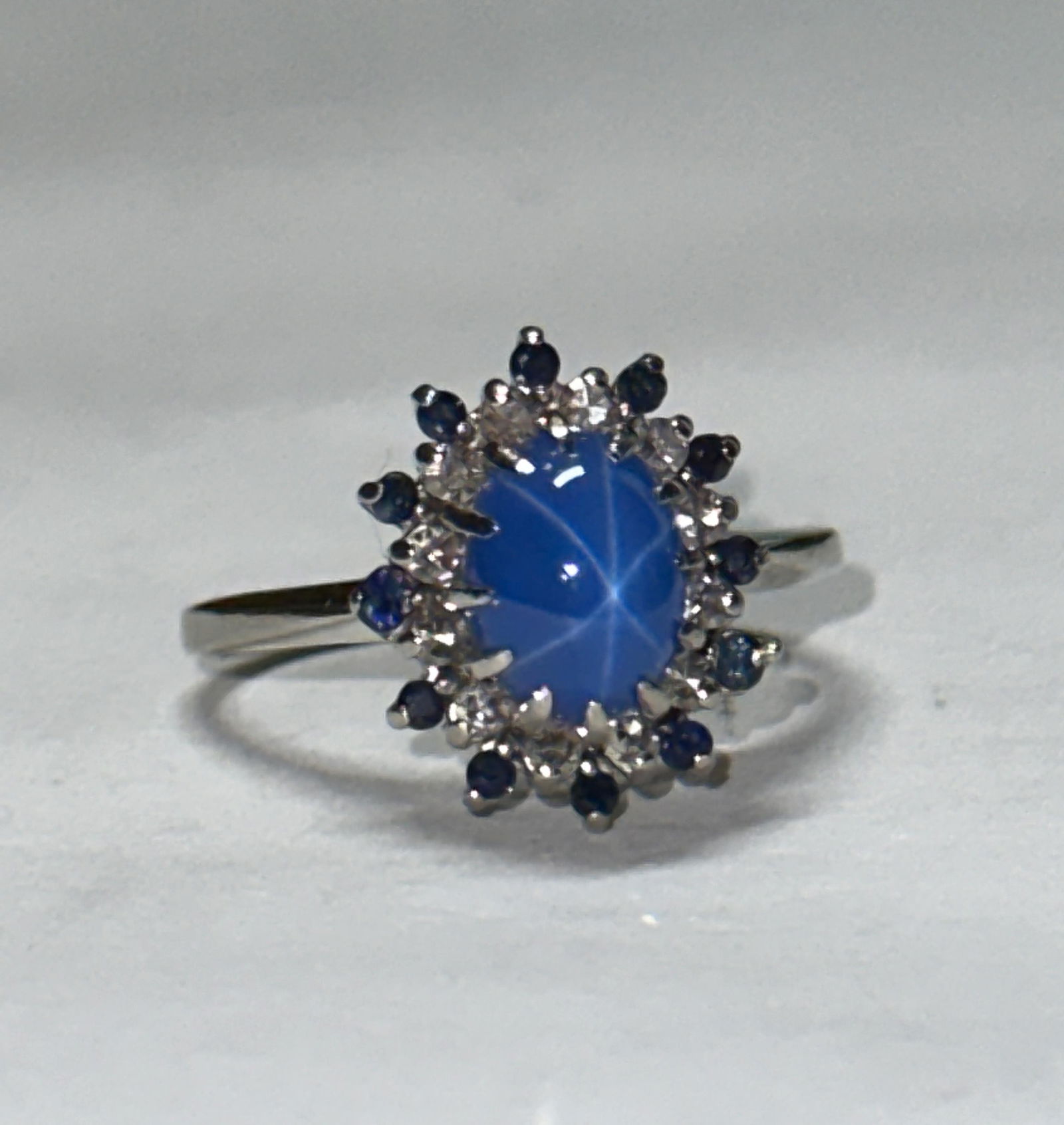 14K WHITE GOLD 1.50 TCW OF STAR SAPPHIRE AND DIAMONDS RING SZ 8, 4.75 GRAMS (1 of 3)