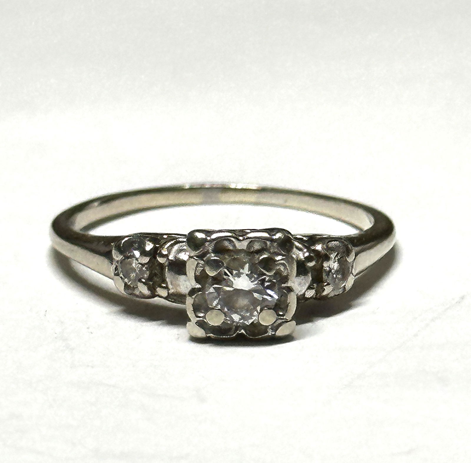 ART DECO 14K GOLD 0.35 TCW VS2,H DIAMONDS FILIGREE RING SZ 8, 3.22 GRAMS (1 of 4)