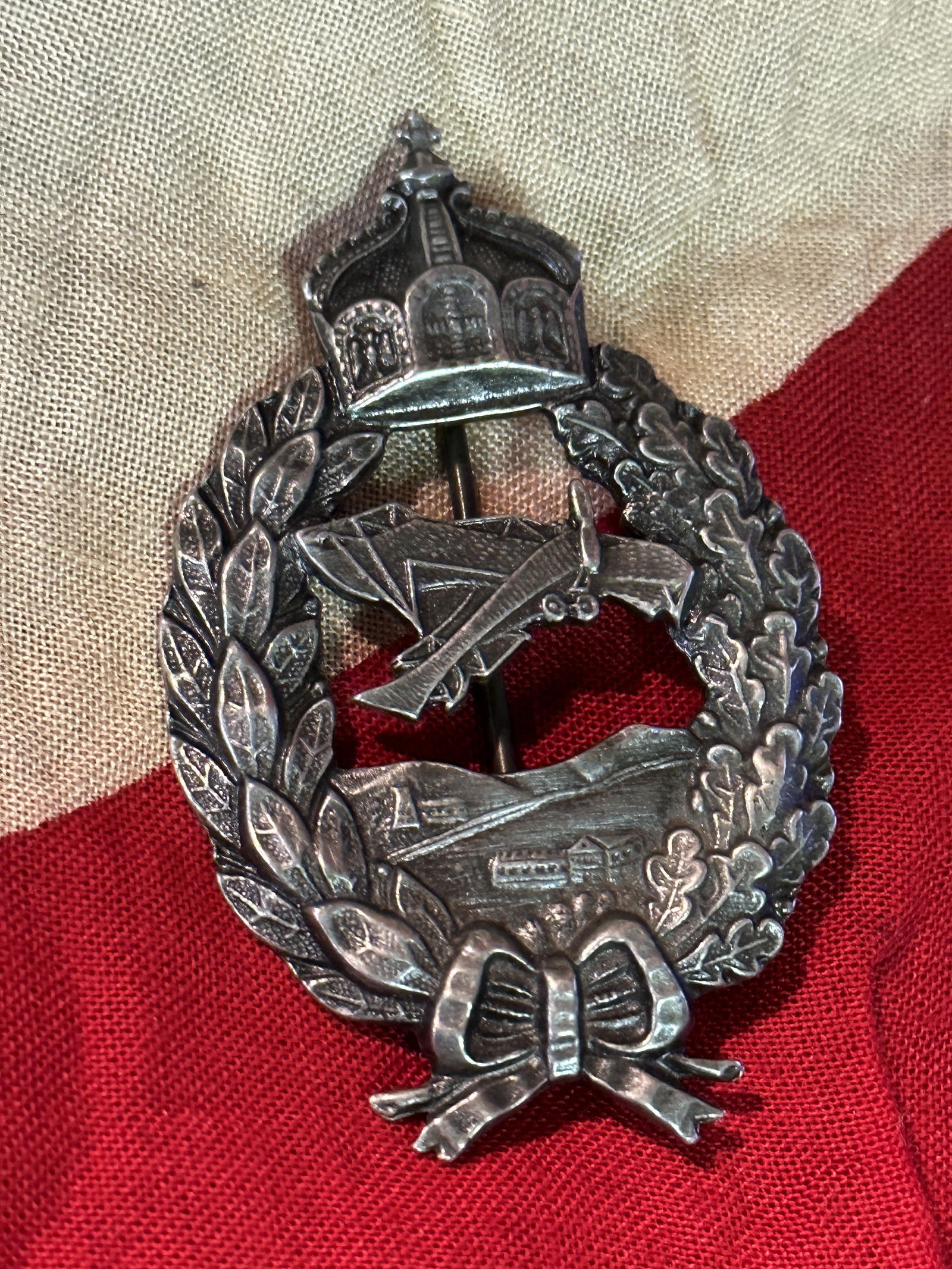 RARE WW1 IMPERIAL GERMAN PILOT AVIATION: RARE WW1 IMPERIAL GERMAN PILOT AVIATION. A RARE FIND. IT IS IN MINT OVERALL SHAPE AND CONDITION WITH A BEAUTIFUL OVERALL PATINA. SHOWS GOOD WEAR AND USE. PLEASE VIEW ALL DETAILED PICTURES. A WELL MADE