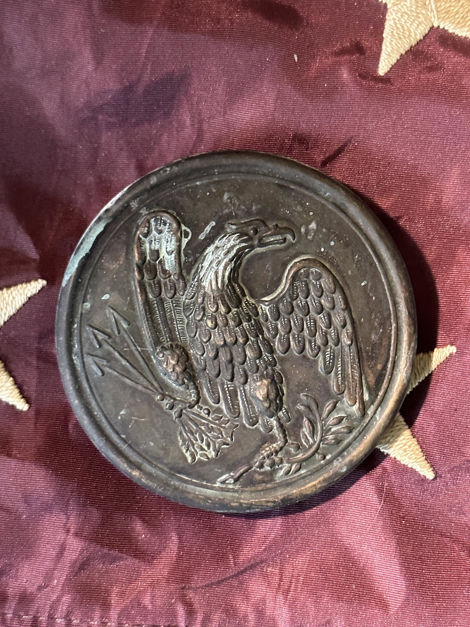 RARE CIVIL WAR REGULATION 1826 PATTERN BELT BUCKLE: RARE CIVIL WAR REGULATION 1826 PATTERN BELT BUCKLE. A RARE FIND. IT IS IN MINT OVERALL SHAPE AND CONDITION WITH A BEAUTIFUL OVERALL PATINA. HAS A GREAT LOOK TO IT WITH AN EXCELLENT OVERALL EYE APPEAL.