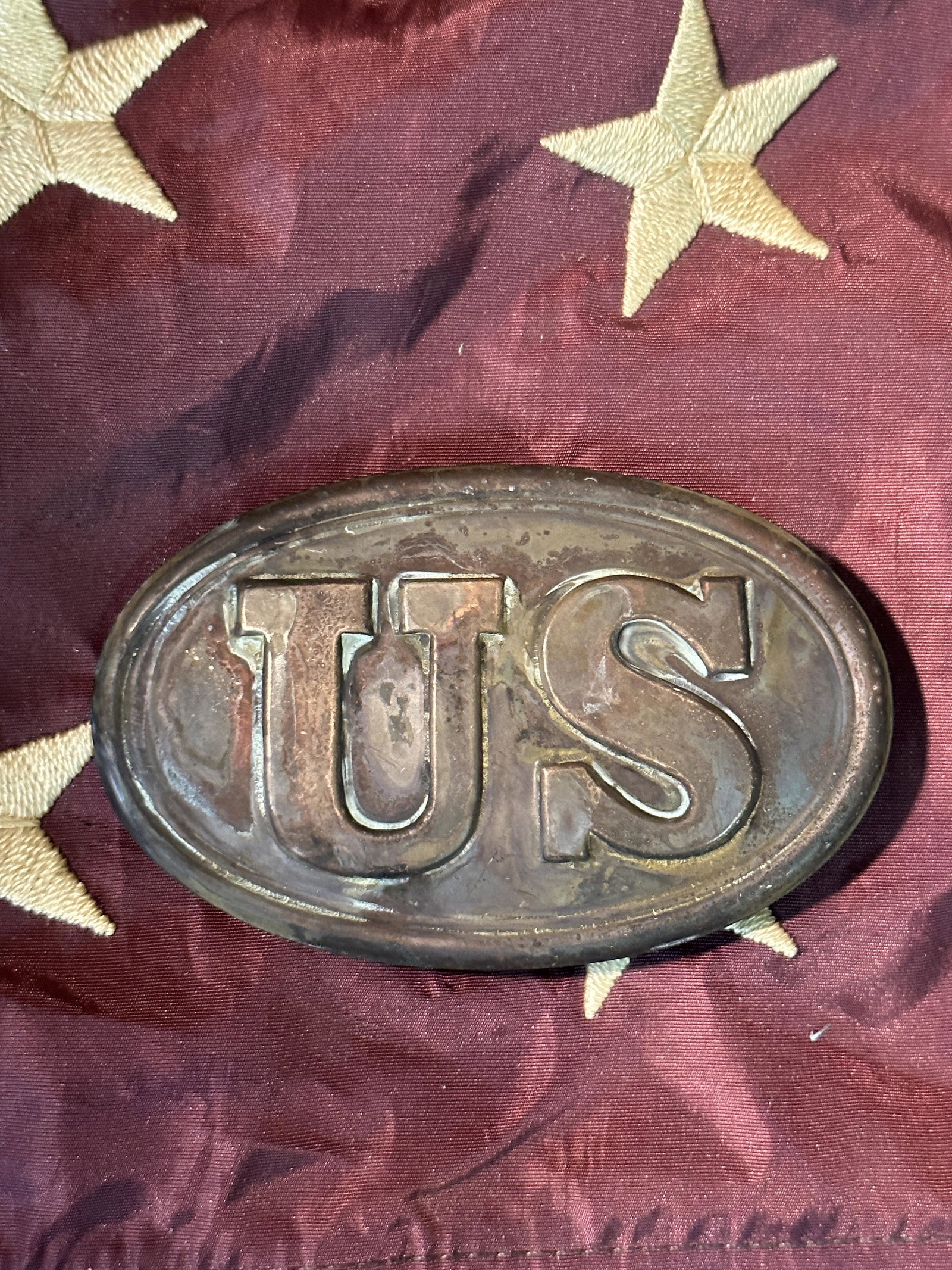 SCARCE CIVIL WAR U.S. OFFICER BELT BUCKLE WITH ARROWHEAD PRONGS: SCARCE CIVIL WAR U.S. OFFICER BELT BUCKLE WITH ARROWHEAD PRONGS. IT IS IN MINT OVERALL SHAPE AND CONDITION WITH A BEAUTIFUL OVERALL PATINA. HAS A GREAT LOOK TO IT WITH AN EXCELLENT OVERALL EYE APPEAL.
