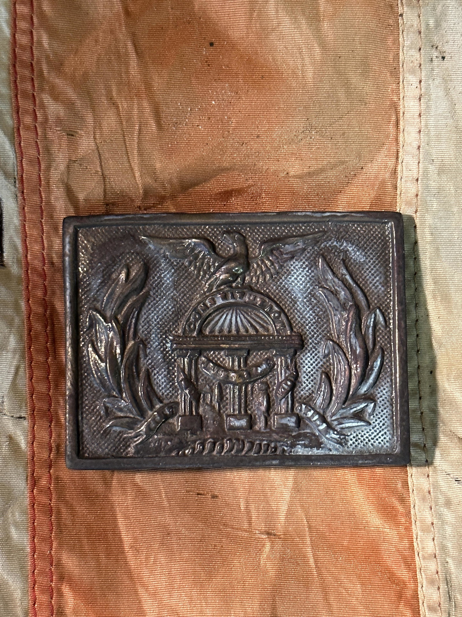 RARE CIVIL WAR CONFEDETRATE GEORGIA GA BELT BUCKLE - 3 HOOK CONSTRUCTION: RARE CIVIL WAR CONFEDETRATE GEORGIA GA BELT BUCKLE - 3 HOOK CONSTRUCTION. A RARE FIND. IT IS IN MINT OVERALL SHAPE AND CONDITION WITH A BEAUTIFUL OVERALL PAITNA. SHOWS GOOD WEAR AND USE. PLEASE VIEW A