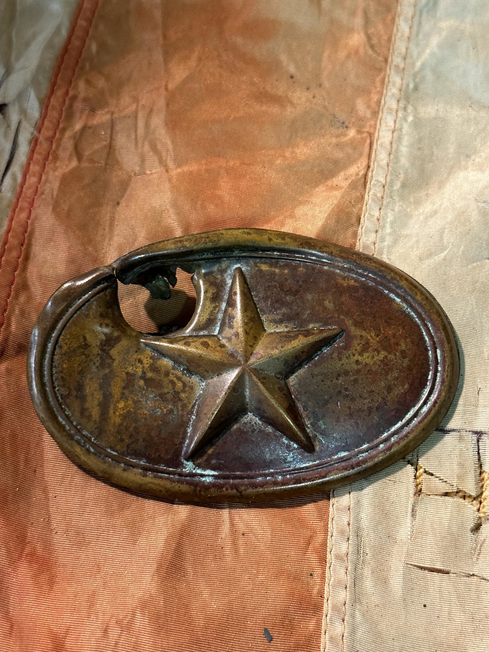 SCRACE CIVIL WAR CONFEDERATE TEXAS BULLET STRUCK BELT BUCKLE - MIRACLE BUCKLE: SCRACE CIVIL WAR CONFEDERATE TEXAS BULLET STRUCK BELT BUCKLE - MIRACLE BUCKLE. A VERY RARE FIND. COMES FROM A COLLECTION. SHOWS GOOD WEAR AND USE WITH AN EXCELLENT OVERALL EYE APPEAL. PLEASE VIEW ALL 