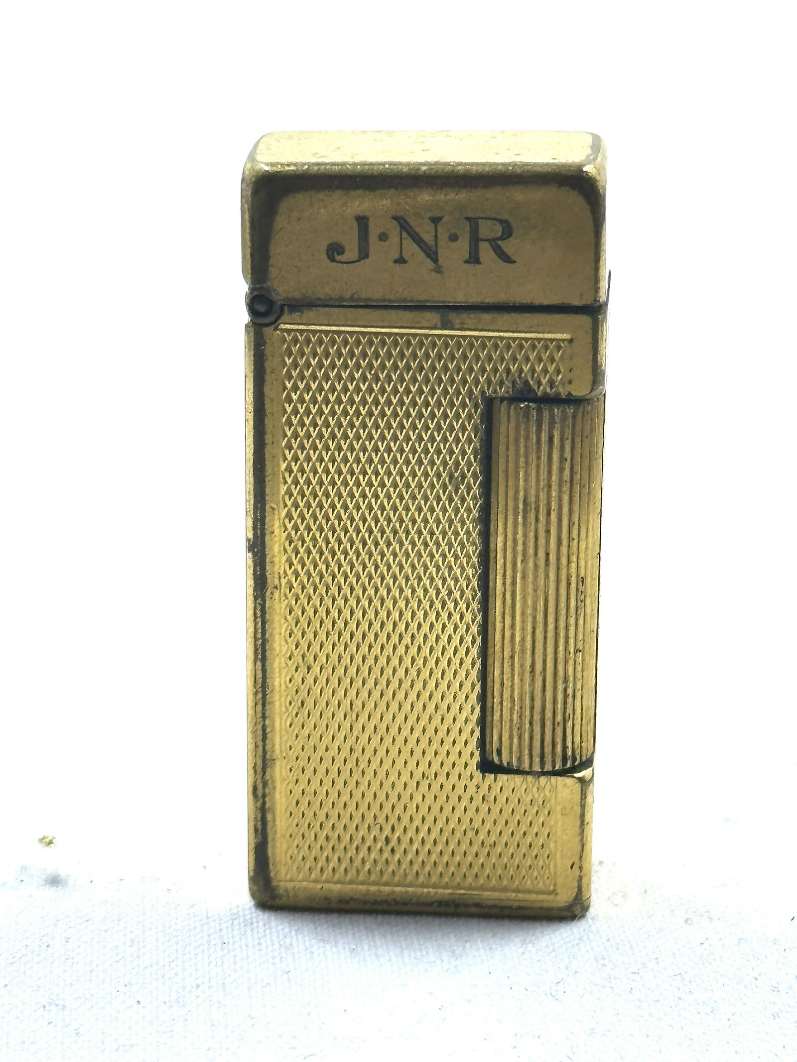 ESTATE FIND VINTAGE DUNHILL LIGHTER: ESTATE FIND VINTAGE DUNHILL LIGHTER. SOLD AS FOUND. PLEASE VIEW PICTURES.
