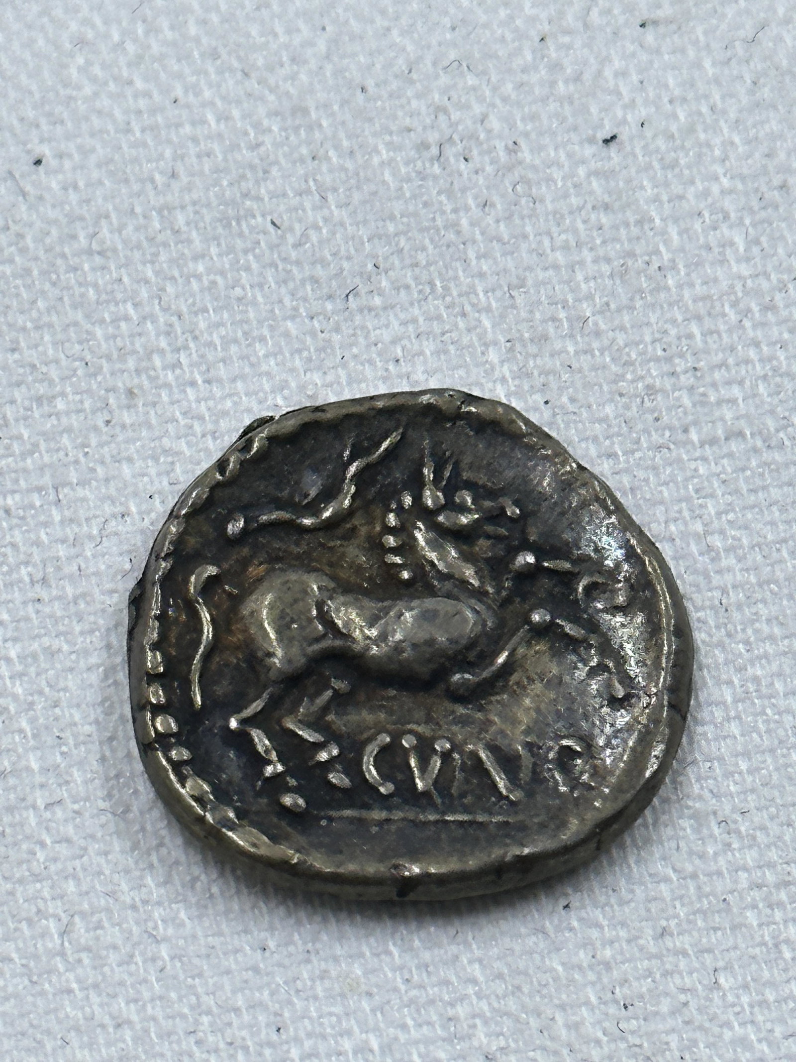 ANTIQUE BRITISH STATER ANCIENT COIN: ANTIQUE BRITISH STATER ANCIENT COIN. SOLD AS FOUND - PLEASE VIEW PICTURES.