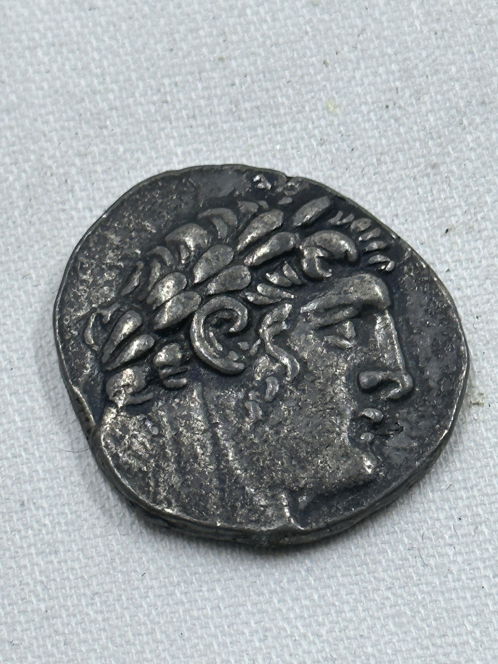 DATED 126 BC ANCIENT SHEKEL OF TYRE COIN: DATED 126 BC ANCIENT SHEKEL OF TYRE COIN. SOLD AS FOUND - PLEASE VIEW PICTURES.