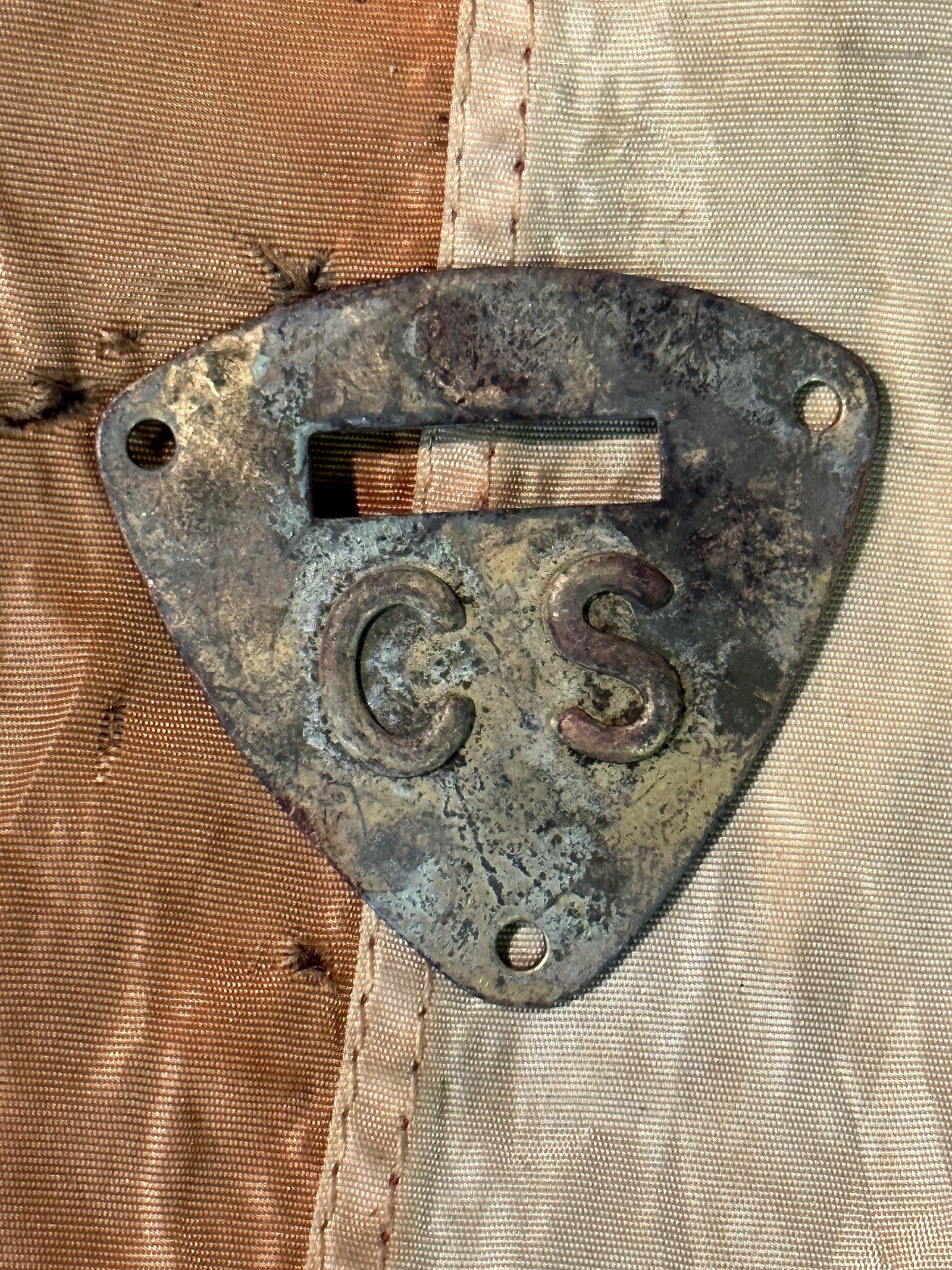 RARE CIVIL WAR CONFEDERATE C.S. SADDLE SHIELD PLATE: RARE CIVIL WAR CONFEDERATE C.S. SADDLE SHIELD PLATE. A VERY RARE FIND. IT IS IN MINT OVERALL SHAPE AND CONDITION WITH A BEAUTIFUL OVERALL PATINA. HAS A GREAT LOOK TO IT WITH AN EXCELLENT OVERALL EYE A