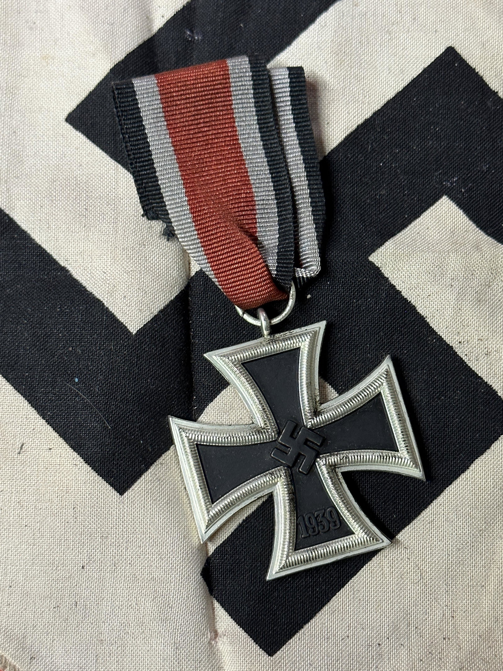WW2 GERMAN IRON CROSS 2ND CLASS WITH RIBBON: WW2 GERMAN IRON CROSS 2ND CLASS WITH RIBBON. The Iron Cross (German: About this sound Eisernes Kreuz (helpÂ·info), abbreviated EK) was a military decoration in the Kingdom of Prussia, and later in t