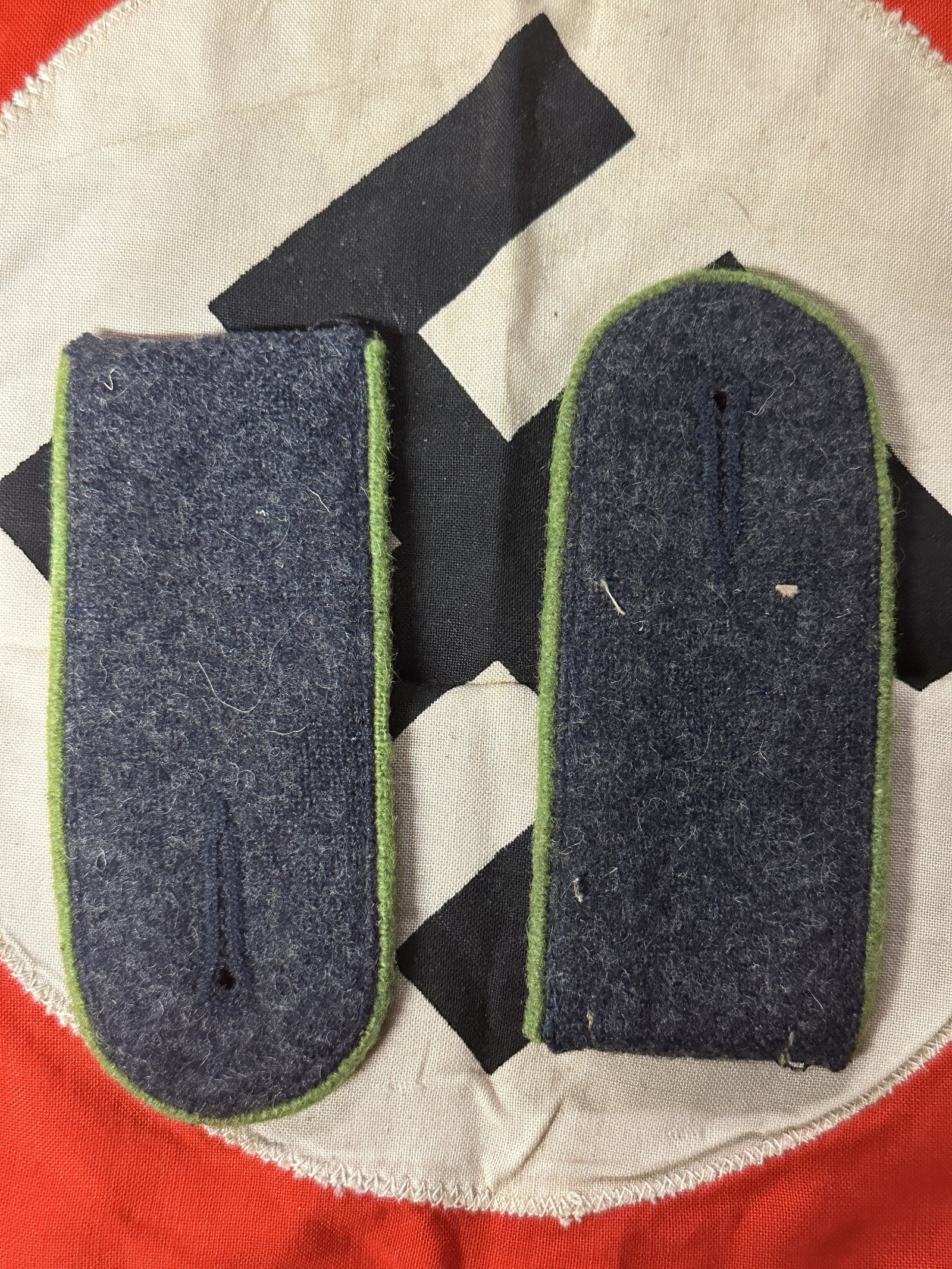 WWII Panzer Grenadier Shoulder Straps: WWII Panzer Grenadier Shoulder Straps. IT IS IN MINT OVERALL SHAPE AND CONDITION WITH A BEAUTIFUL OVERALL PATINA. SHOWS GOOD WEAR AND USE. PLEASE VIEW ALL DETAILED PICTURES. A WELL MADE ANTIQUE GERMAN