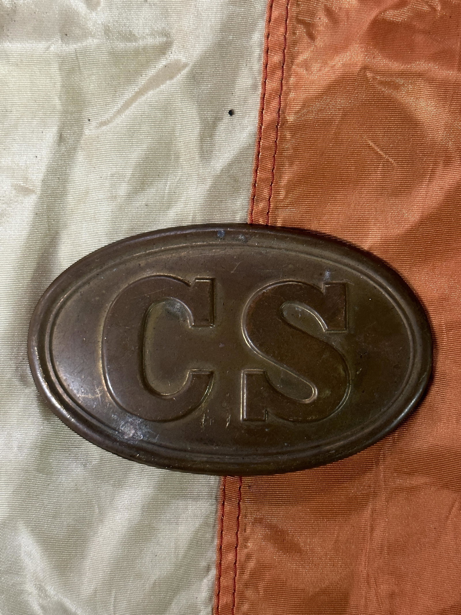 RARE CIVIL WAR CONFEDERATE "C.S." CARTRIDGE BOX PLATE: RARE CIVIL WAR CONFEDERATE "C.S." CARTRIDGE BOX PLATE. A RARE FIND. IT IS IN MINT OVERALL SHAPE AND CONDITION WITH A BEAUTIFUL OVERALL PATINA. HAS A GREAT LOOK TO IT WITH AN EXCELLENT OVERALL EYE APPE