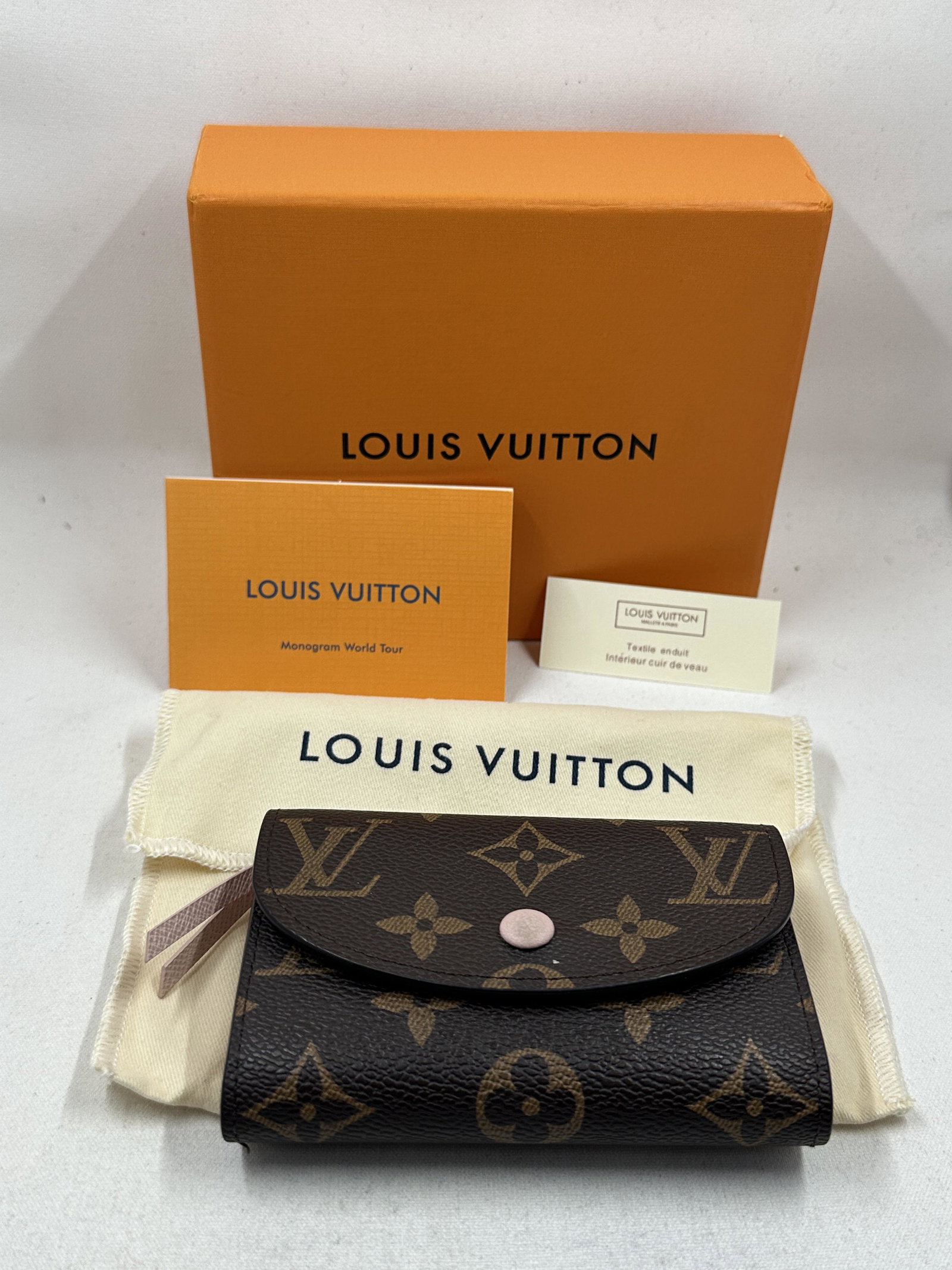 AUTHENTIC LOUIS VUITTON COIN/CARD PURSE (1 of 7)