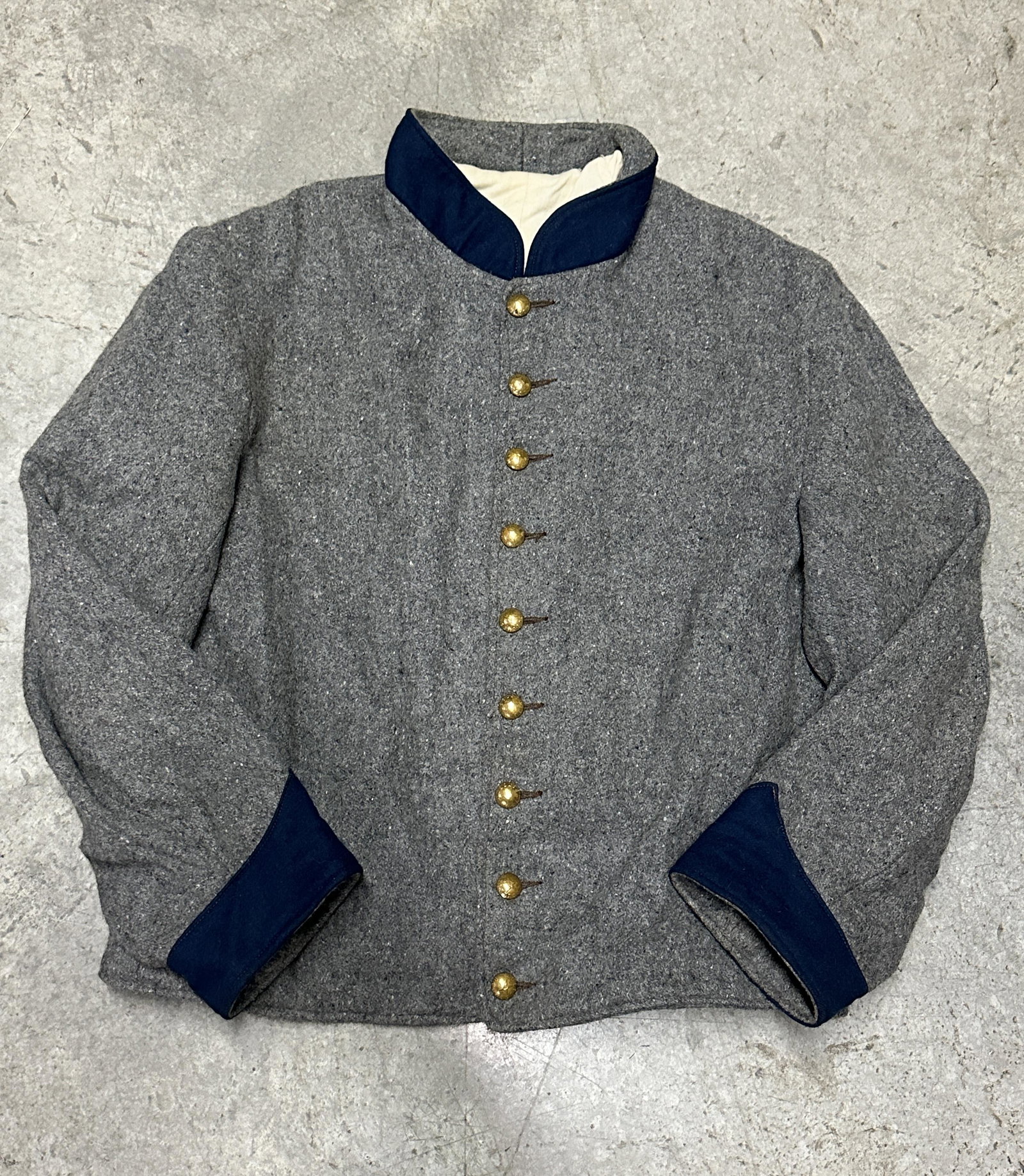RARE CIVIL WAR CONFEDERATE MISSISSIPPI SHELL JACKET WITH MS BUTTONS: RARE CIVIL WAR CONFEDERATE MISSISSIPPI SHELL JACKET WITH MS BUTTONS. A VERY RARE FND WITH MATCHING MISSISSIPPI BUTTONS. SHOWS GOOD WEAR AND USE WITH A BEAUTIFUL PATINA THROUGHOUT. PLEASE VIEW ALL DETA