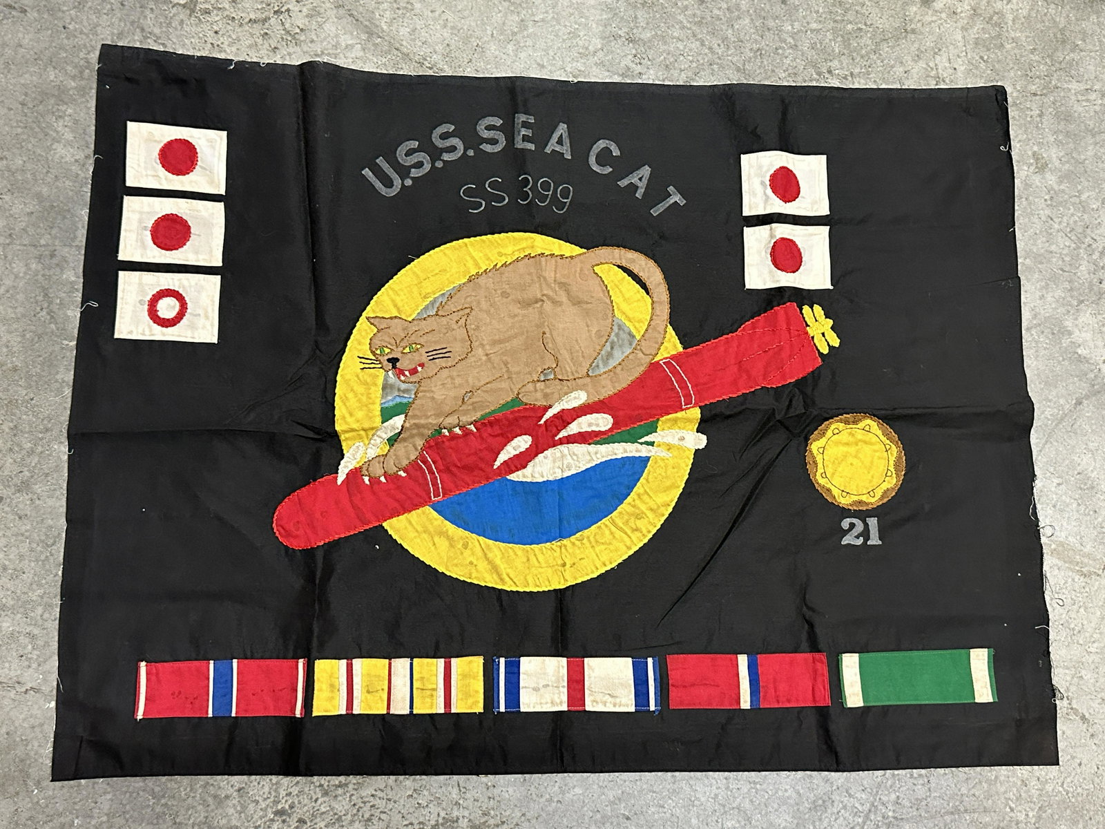 RARE WW2 US NAVY USS SEA CAT SUBMARINE FLAG: RARE WW2 US NAVY USS SEA CAT SUBMARINE FLAG. A VERY RARE FIND. IT IS IN MINT OVERALL SHAPE AND CONDITION WITH A BEAUTIFUL OVERALL PATINA. HAS A GREAT LOOK TO IT WITH AN EXCELLENT OVERALL EYE APPEAL. S