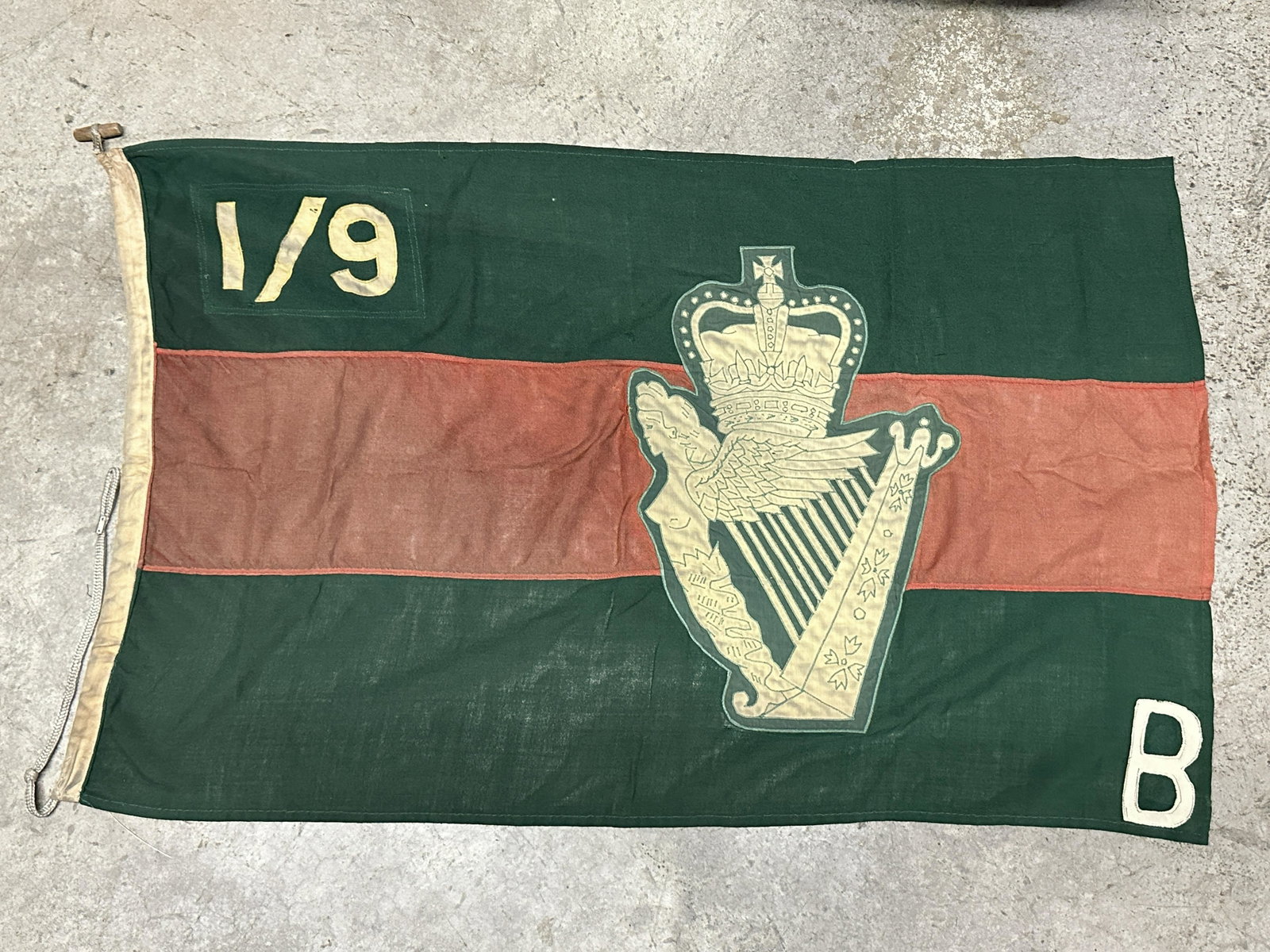 ULTRA RARE CIVIL WAR NY IRISH BRIGADE HARP BATTLE USED FLAG: ULTRA RARE CIVIL WAR NY IRISH BRIGADE HARP BATTLE USED FLAG. AN EXTREMELY RARE FIND THAT IS IN MINT OVERALL SHAPE AND CONDITION WITH A BEAUTIFUL OVERALL PATINA. HAS A GREAT LOOK TO IT WITH AN EXCELLEN