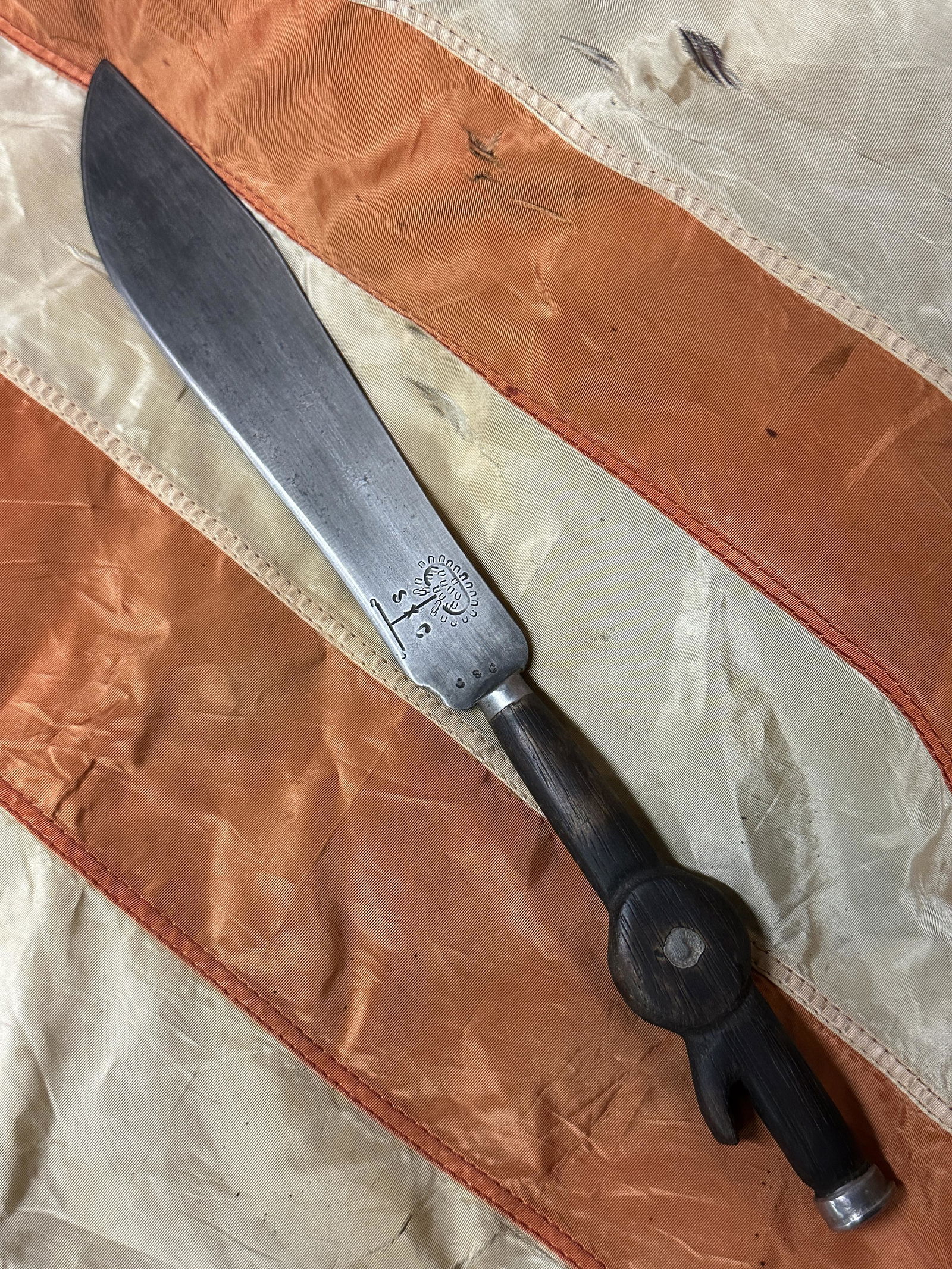 BATTLEFIELD MADE CIVIL WAR SOUTH CAROLINA CONFEDERATE REBEL'S SIDE KNIFE FIGHTING DAGGER: BATTLEFIELD MADE CIVIL WAR SOUTH CAROLINA CONFEDERATE REBEL'S SIDE KNIFE FIGHTING DAGGER. AN ULTRA RARE FIND THAT IS IN MINT OVERALL SHAPE AND CONDITION WITH A BEAUTIFUL OVERALL PATINA. HAS A GREAT LO