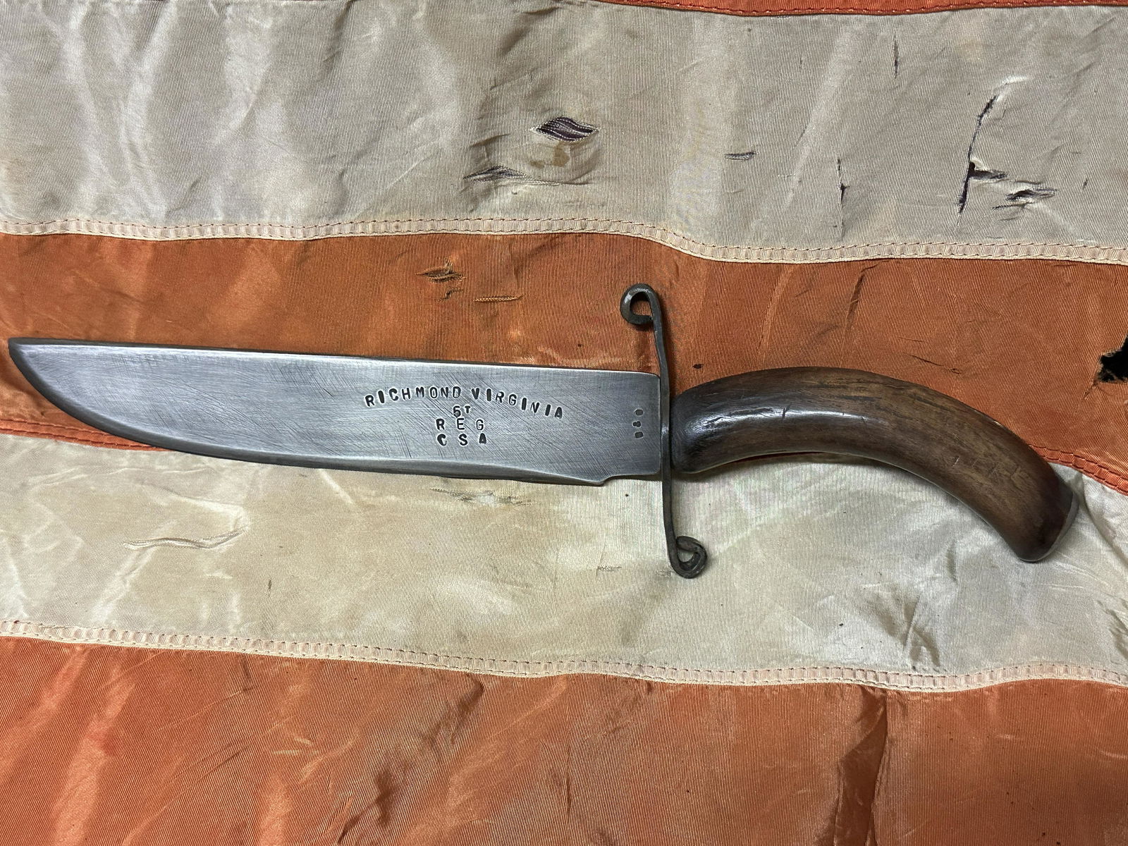 RARE CIVIL WAR CONFEDERATE 5TH CSA VIRGINIA REBEL'S FIGHTING KNIFE DAGGER: RARE CIVIL WAR CONFEDERATE 5TH CSA VIRGINIA REBEL'S FIGHTING KNIFE DAGGER. ENGRAVED BLADE WITH RICHMOND, VIRGINIA, 5TH C.S.A. THIS IS A RARE KNIFE WITH ELK BONE HANDLE. SHOWS GOOD WEAR AND BATTLE USE.