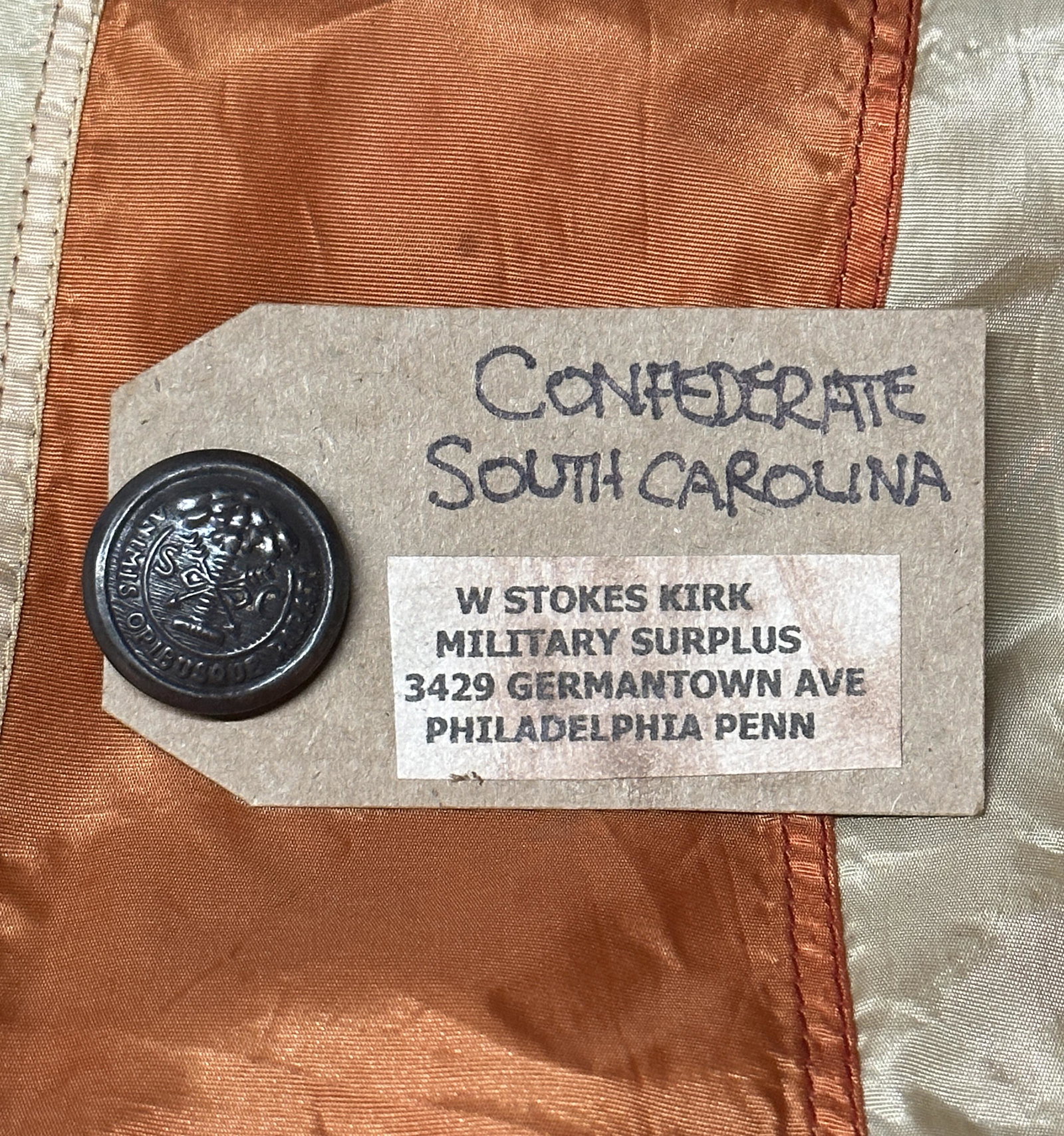 RARE CIVIL WAR CONFEDERATE SOUTH CAROLINA BUTTON BY W. STOKES KIRK: RARE CIVIL WAR CONFEDERATE SOUTH CAROLINA BUTTON BY W. STOKES KIRK. COMES WITH THE ORIGINAL MAKER MARK TAG. HAS A BEAUTIFUL PATINA THROUGHOUT. A GREAT FIND AND AN EXCELLENT ADDITION TO YOUR COLLECTION