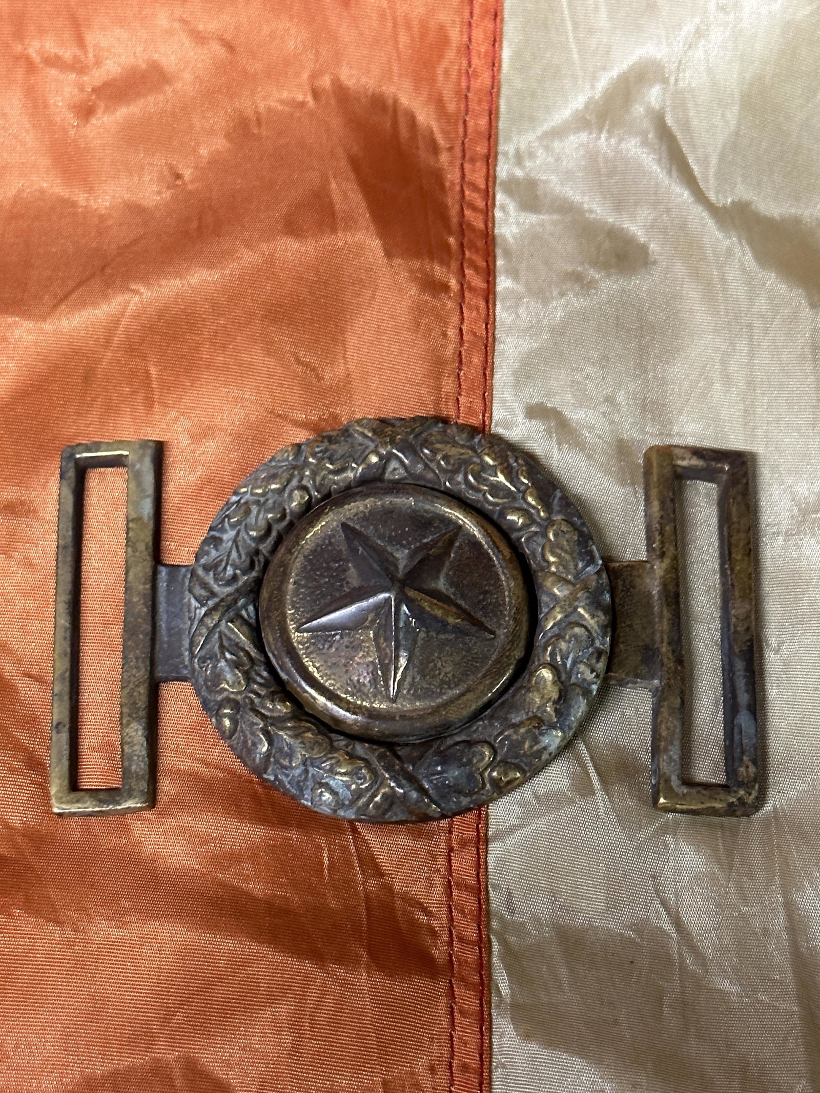 RARE CIVIL WAR CONFEDERATE TEXAS 2-PIECE BELT BUCKLE: RARE CIVIL WAR CONFEDERATE TEXAS 2-PIECE BELT BUCKLE. A VERY RARE FIND. IT IS IN MINT OVERALL SHAPE AND CONDITION WITH A BEAUTIFUL OVERALL PATINA. HAS A GREAT LOOK TO IT WITH AN EXCELLENT OVERALL EYE 