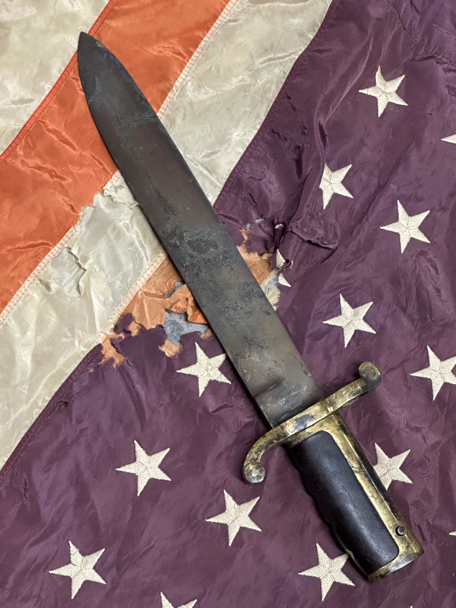 MASSIVE CIVIL WAR â€œDAHLGRENâ€ SHORT NAVY BOWIE KNIFE BAYONET: MASSIVE CIVIL WAR â€œDAHLGREN” SHORT NAVY BOWIE KNIFE BAYONET. This edged weapon is a rare, original Pattern 1861 â€œDahlgren” bowie knife often referred to as the Plymouth Naval R