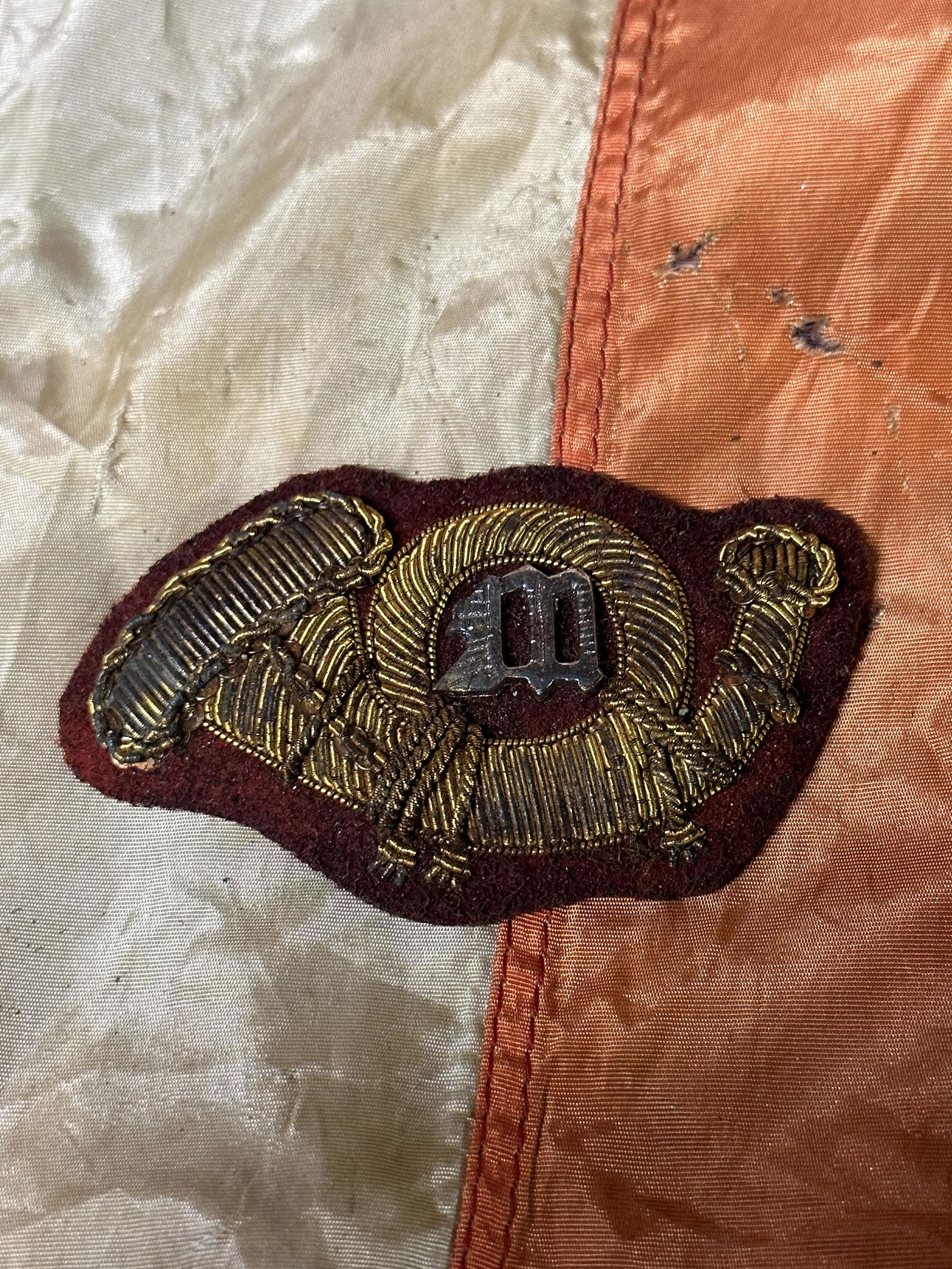 RARE CIVIL WAR USMC BULLION BADGE INSIGNIA BY SCHUYLER HARTLEY & GRAHAM: RARE CIVIL WAR USMC BULLION BADGE INSIGNIA BY SCHUYLER HARTLEY & GRAHAM. HAS THE ORIGINAL MAKER MARK TAG ON THE REVERSE. A RARE FIND. IT IS IN MINT OVERALL SHAPE AND CONDITION WITH A BEAUTIFUL OVERALL