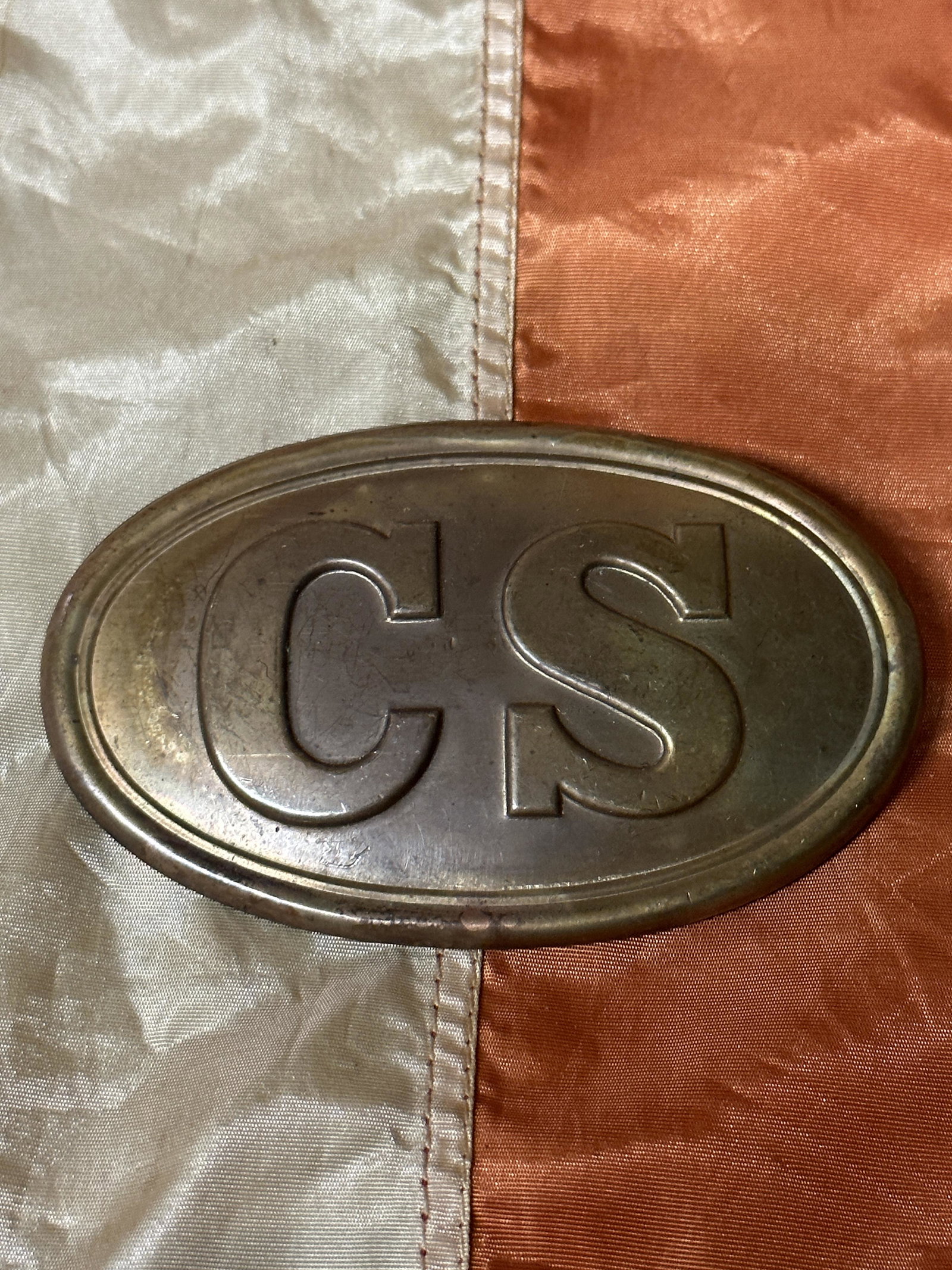 RARE CIVIL WAR CONFEDERATE C.S. CARTRIDGE BOX PLATE: RARE CIVIL WAR CONFEDERATE C.S. CARTRIDGE BOX PLATE. A RARE FIND. IT IS IN MINT OVERALL SHAPE AND CONDITION WITH A BEAUTIFUL OVERALL PATINA. SHOWS GOOD WEAR AND USE WITH A BEAUTIFUL PATINA THROUGHOUT.
