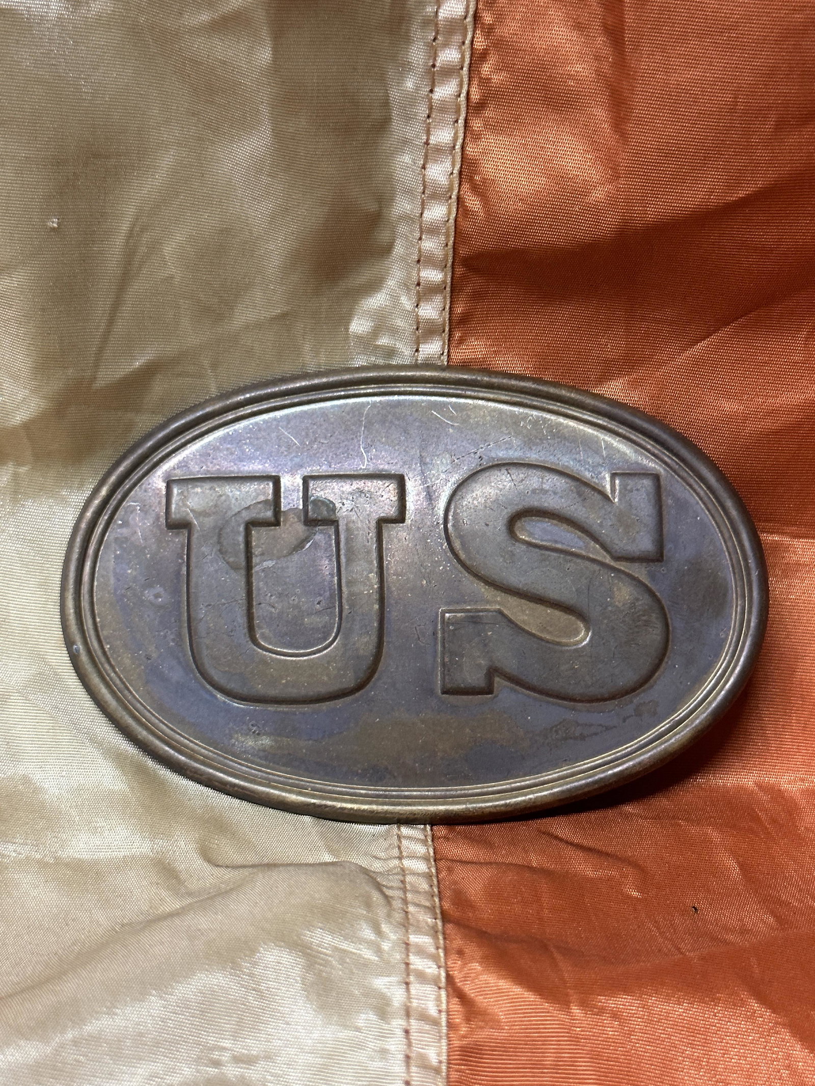 RARE CIVIL WAR U.S. OFFICER BELT BUCKLE: RARE CIVIL WAR U.S. OFFICER BELT BUCKLE. A RARE FIND. IT IS IN MINT OVERALL SHAPE AND CONDITION WITH A BEAUTIFUL OVERALL PAITNA. SHOWS GOOD WEAR AND USE. HAS A GREAT LOOK TO IT WITH AN EXCELLENT OVERA