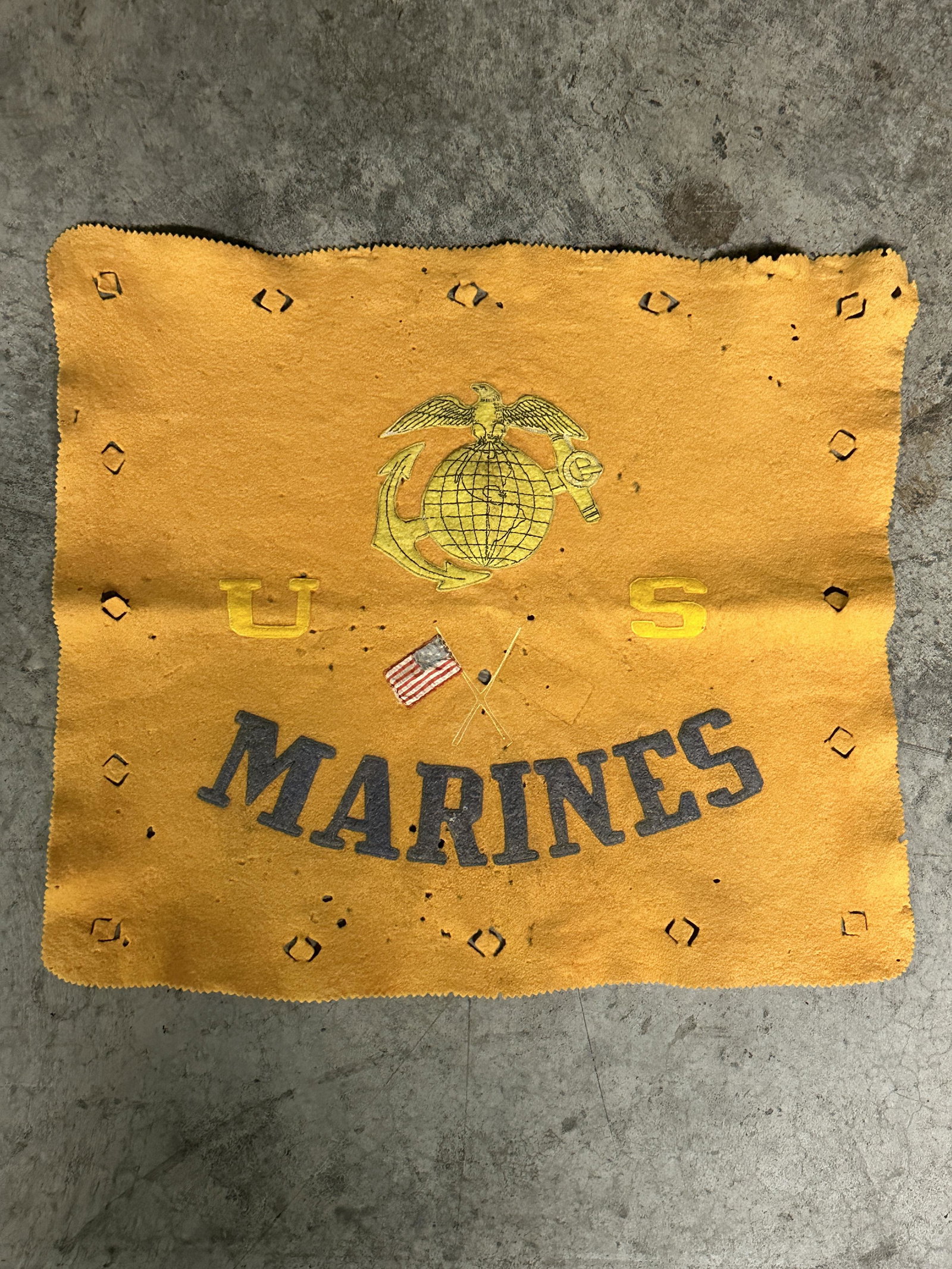 VERY RARE CIVIL WAR U.S. MARINES NAVY FLAG WITH CONFEDERATE FLAG: VERY RARE CIVIL WAR U.S. MARINES NAVY FLAG WITH CONFEDERATE FLAG. A RARE FIND THAT IS IN MINT OVERALL SHAPE AND CONDITION WITH A BEAUTIFUL OVERALL PATINA. SHOWS GOOD WEAR AND USE. LOOKS ABSOLUTELY STU