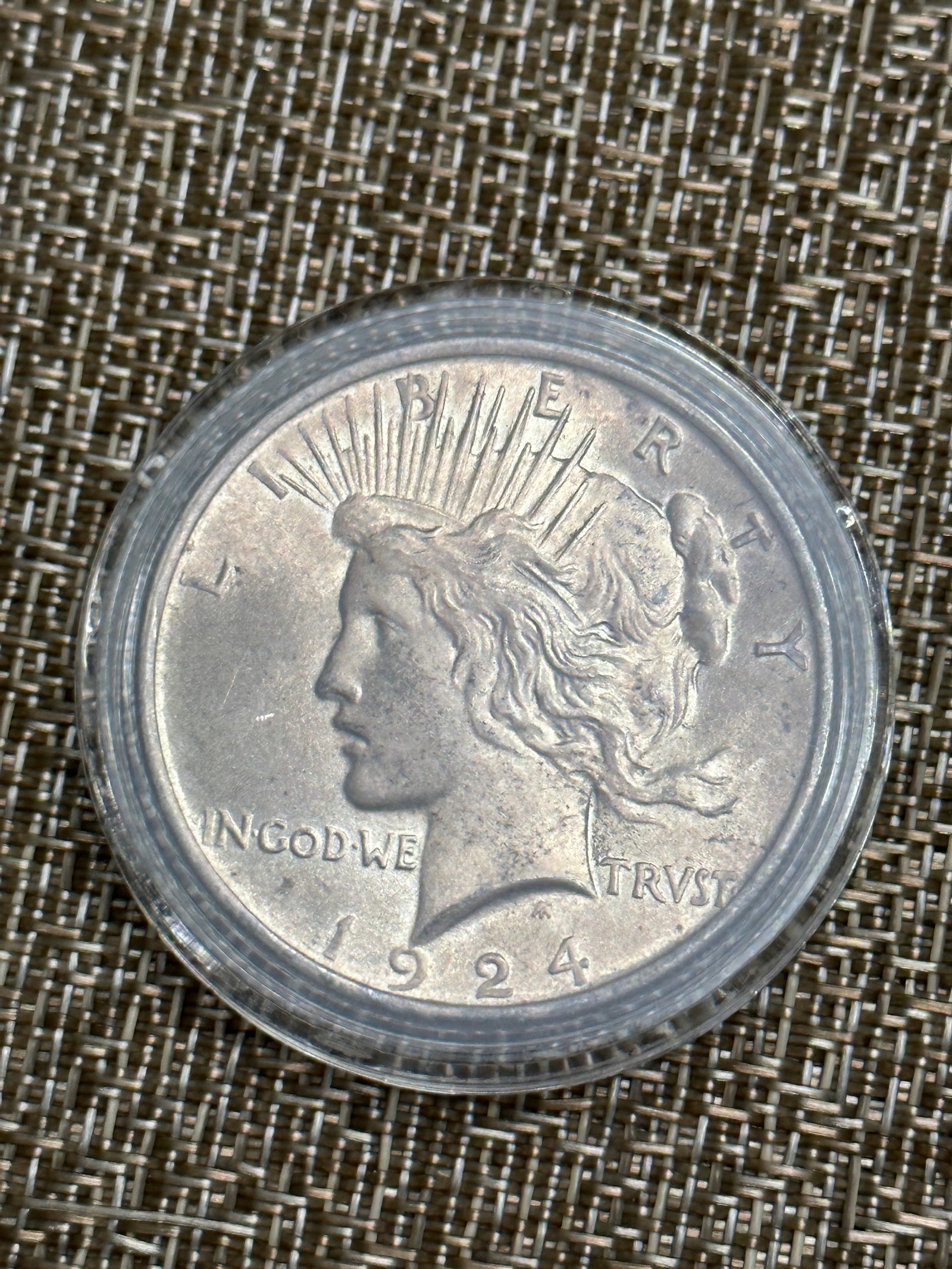DATED 1924 1 OZ SILVER PEACE DOLLAR (1 of 4)