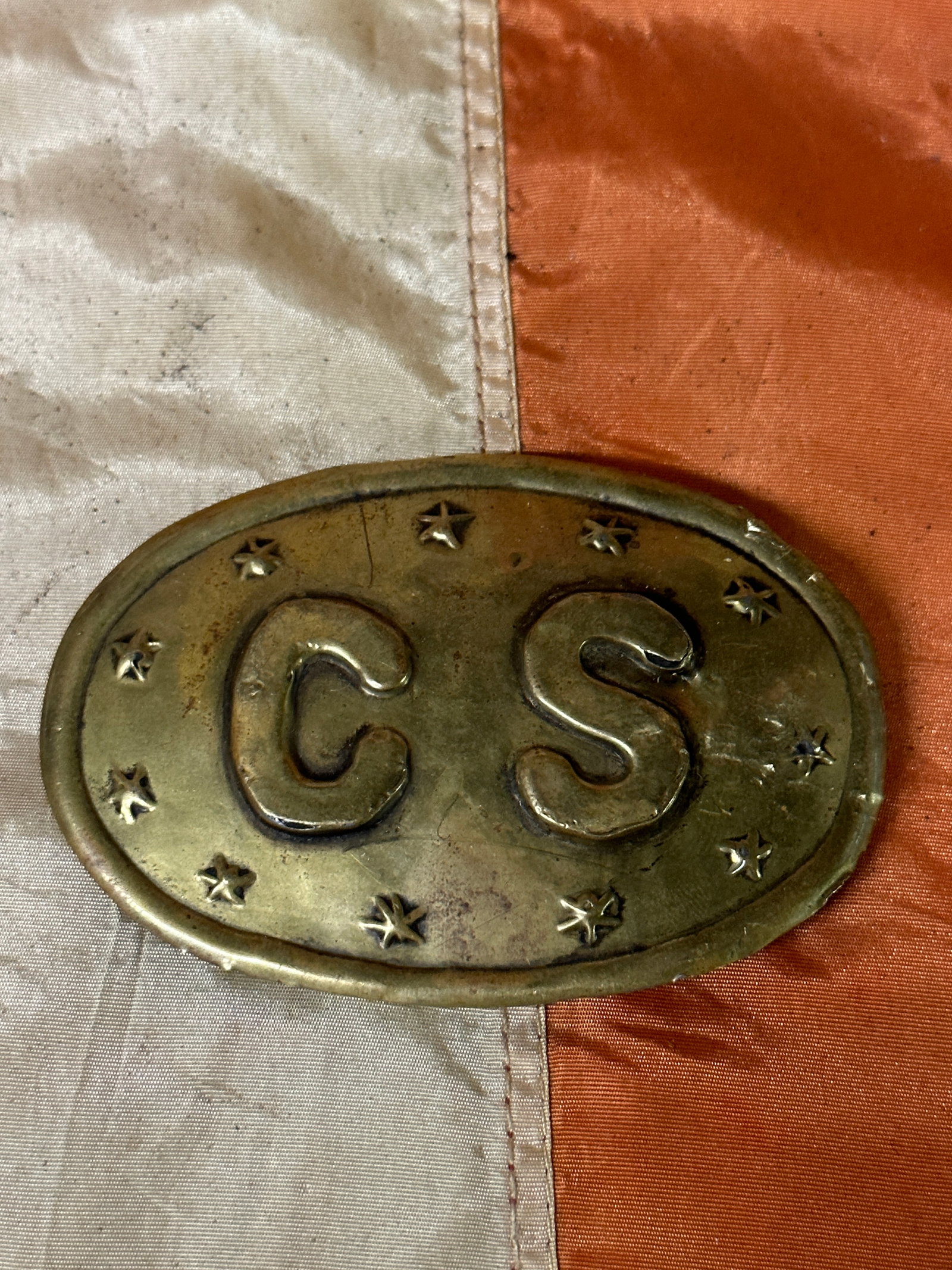 RARE CIVIL WAR CONFEDERATE 13 STAR C.S. BELT BUCKLE: RARE CIVIL WAR CONFEDERATE 13 STAR C.S. BELT BUCKLE. A RARE FIND THAT IS IN MINT OVERALL SHAPE AND CONDITION WITH A BEAUTIFUL OVERALL PATINA. HAS A GREAT LOOK TO IT WITH AN EXCELLENT OVERALL EYE APPEA