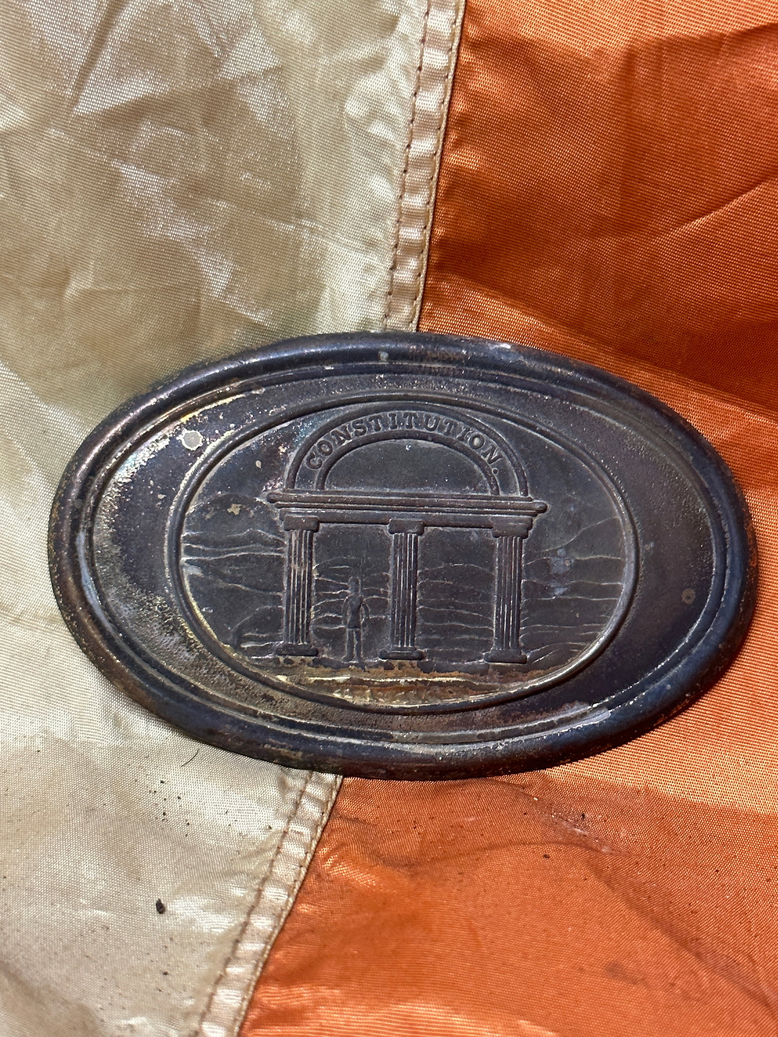 CIVIL WAR CONFEDERATE GEORGIA CSA OFFICER BELT BUCKLE: CIVIL WAR CONFEDERATE GEORGIA CSA OFFICER BELT BUCKLE. A RARE FIND. IT IS IN MINT OVERALL SHAPE AND CONDITION WITH A BEAUTIFUL OVERALL PATINA. HAS A GREAT LOOK TO IT WITH AN EXCELLENT OVERALL EYE APPE