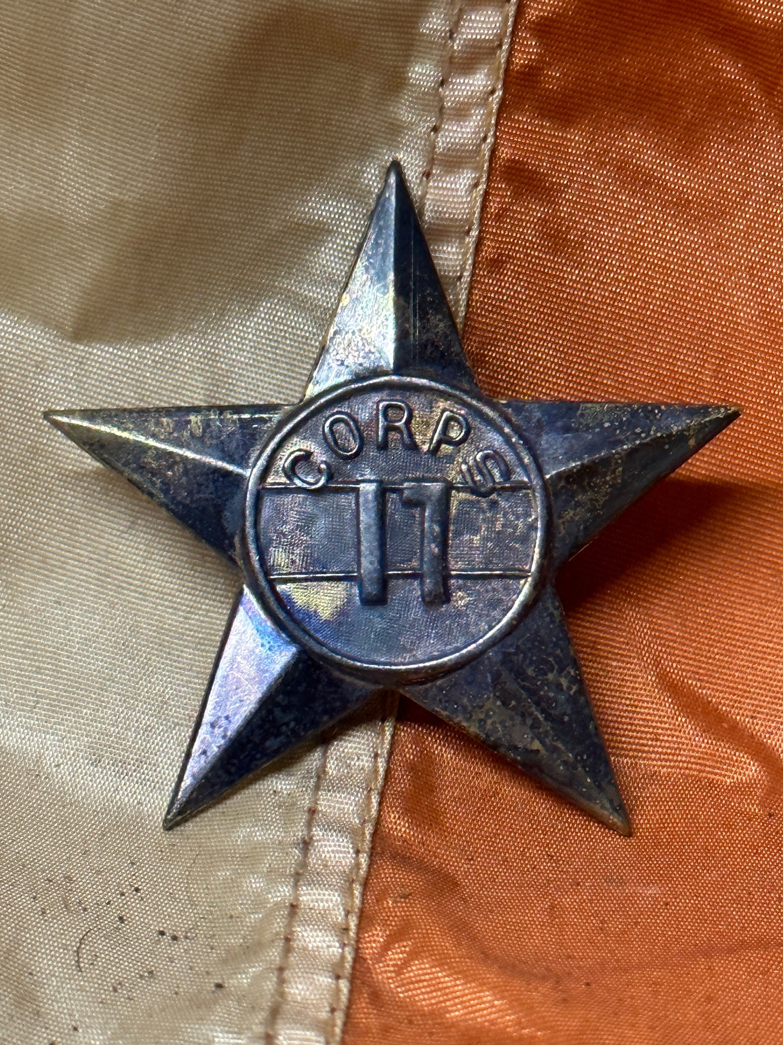 ULTRA RARE CIVIL WAR 17TH UNION CORPS BADGE INSIGNIA: ULTRA RARE CIVIL WAR 17TH UNION CORPS BADGE INSIGNIA. A RARE FIND. IT IS IN MINT OVERALL SHAPE AND CONDITION WITH A BEAUTIFUL OVERALL PATINA. HAS A GREAT LOOK TO IT WITH AN EXCELLENT OVERALL EYE APPEA